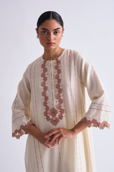 ALINE KAMEEZ