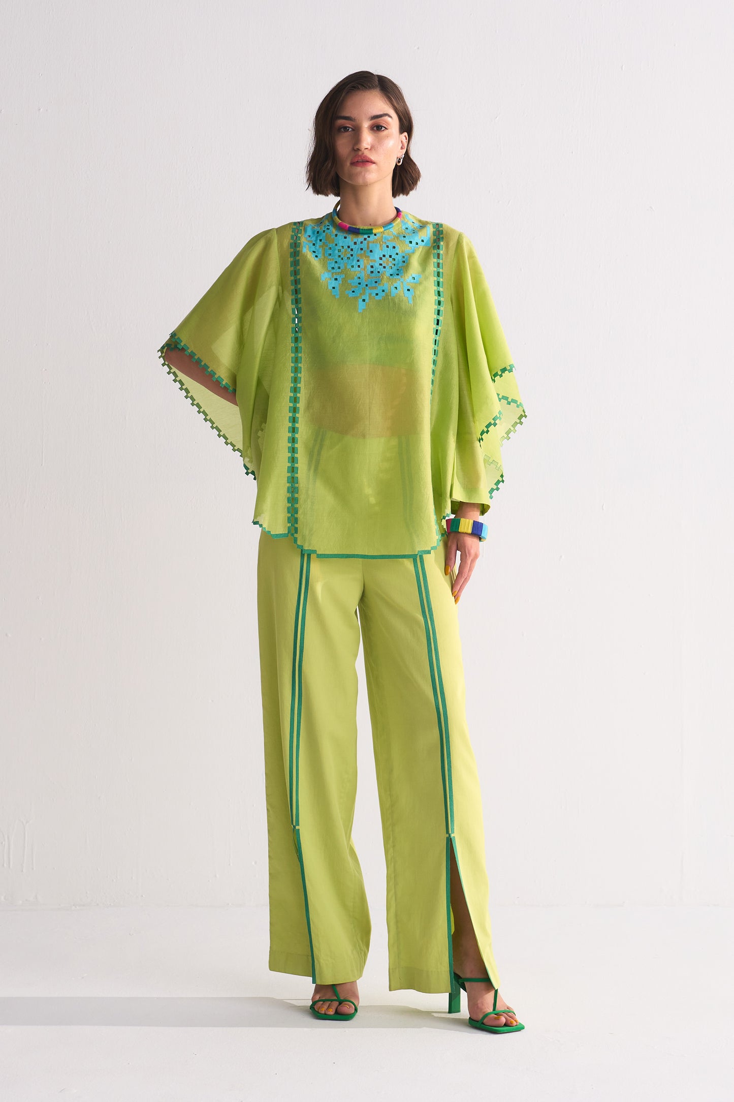 A-LINE BLOUSE WITH FREEFALL SLEEVE