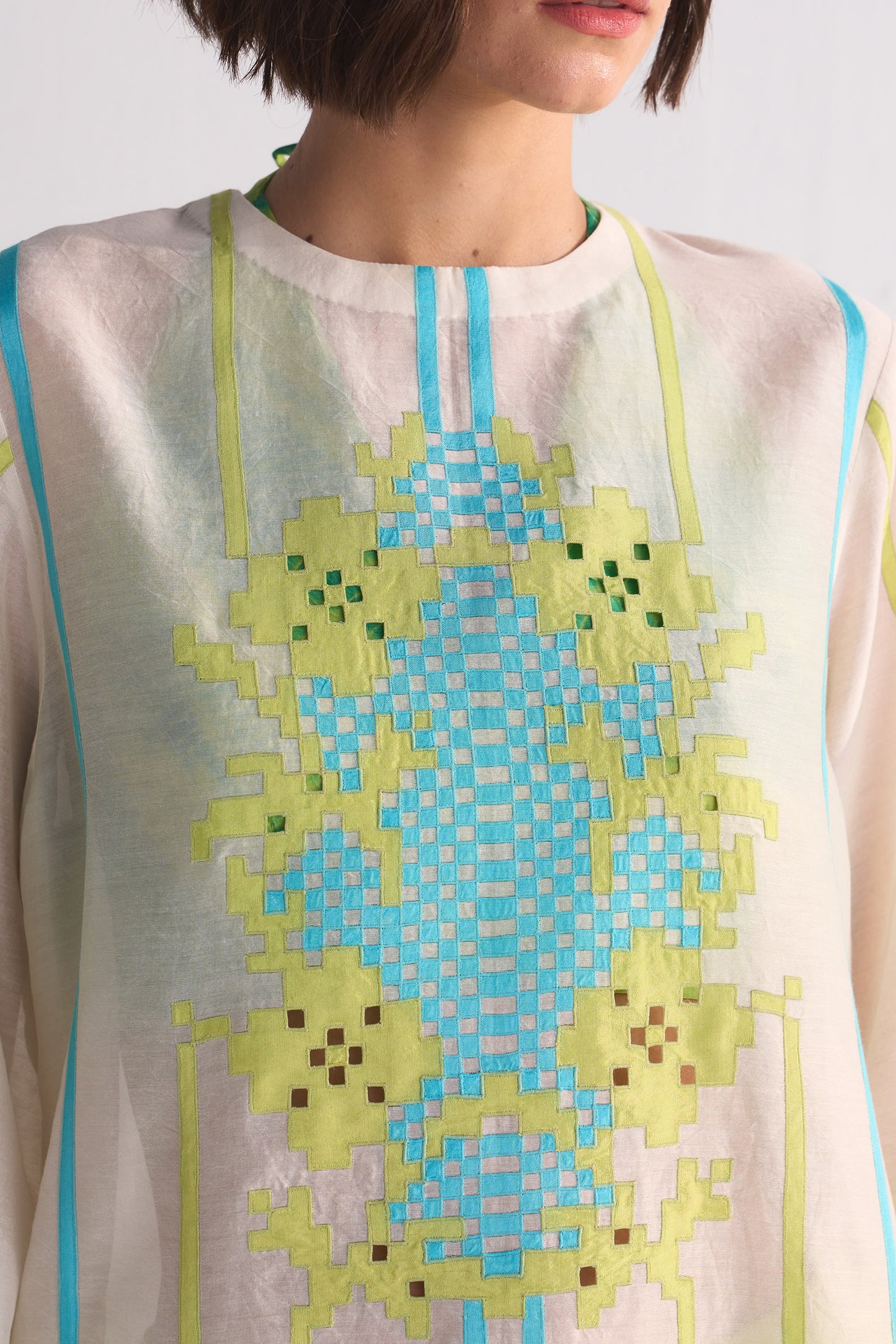 GEOMETRIC APPLIQUE' BACK TIE MILD A-LINE KAMEEZ