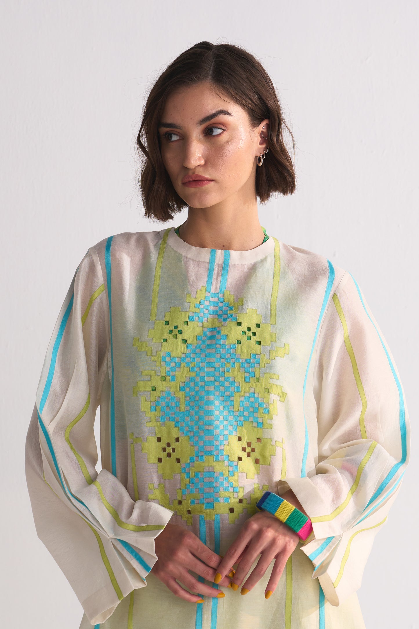 GEOMETRIC APPLIQUE' BACK TIE MILD A-LINE KAMEEZ