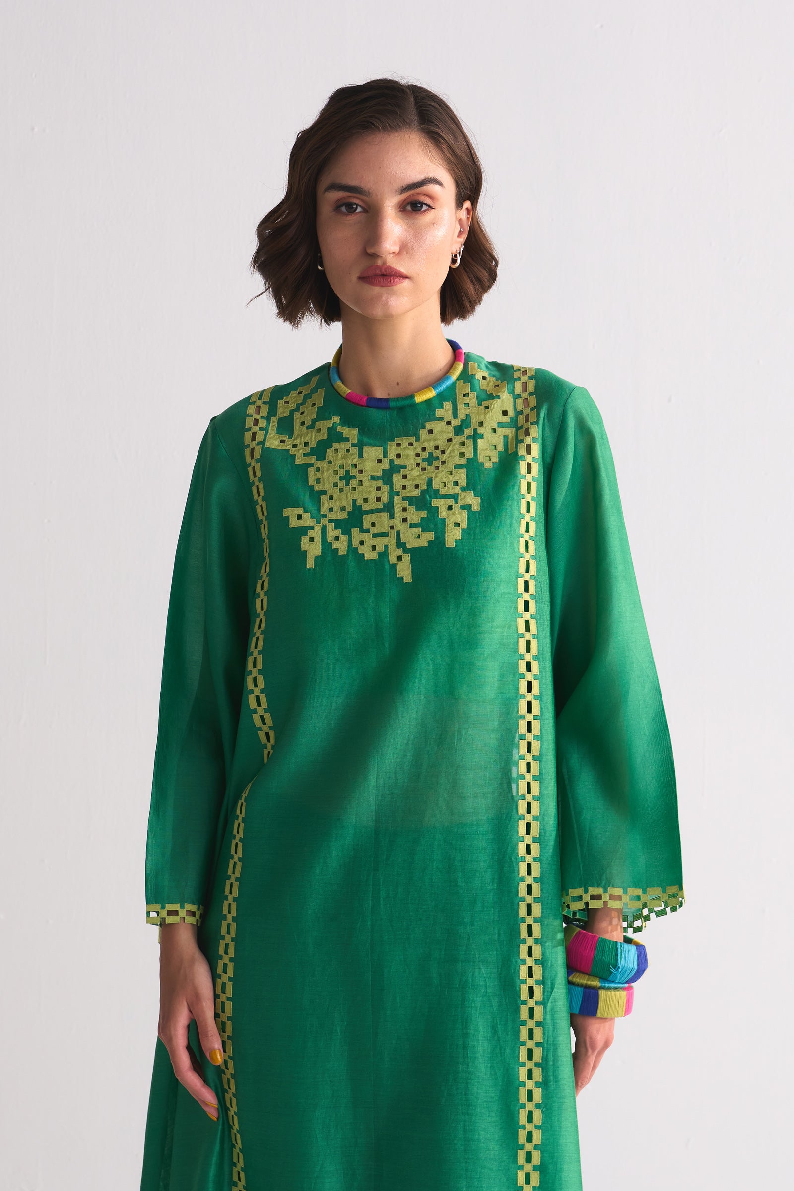 FLORAL SCALLOP APPLIQUE' DRESS