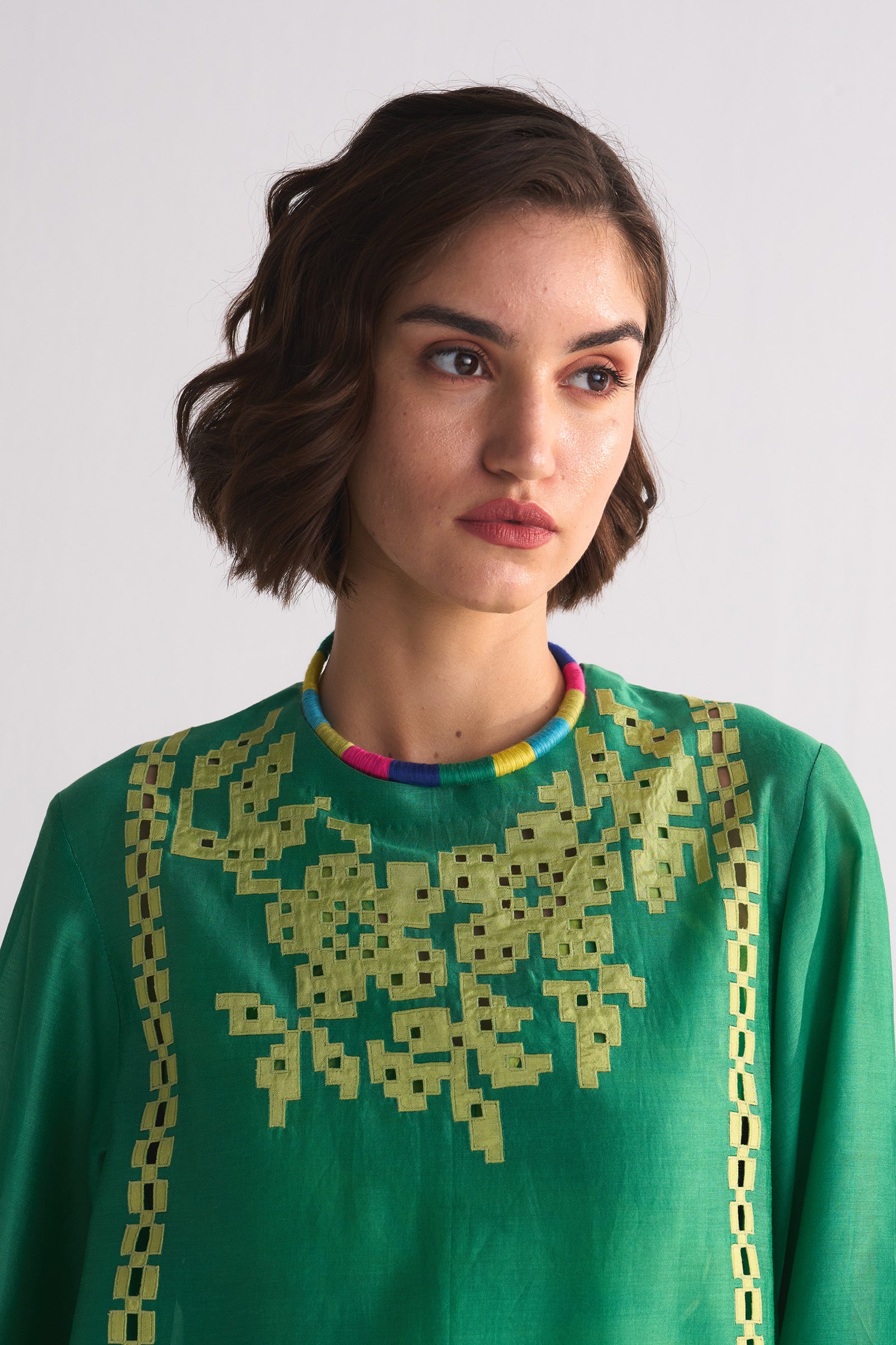 FLORAL SCALLOP APPLIQUE' DRESS