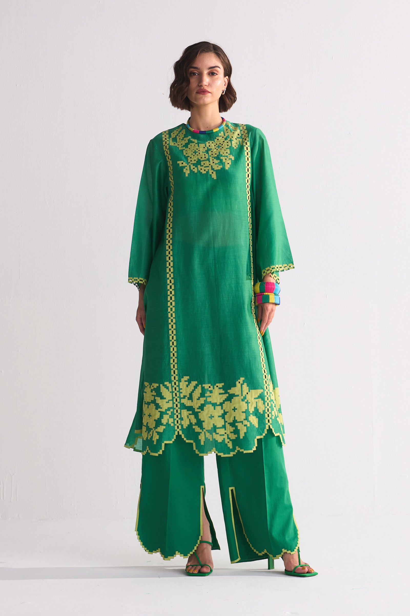 FLORAL SCALLOP APPLIQUE' DRESS