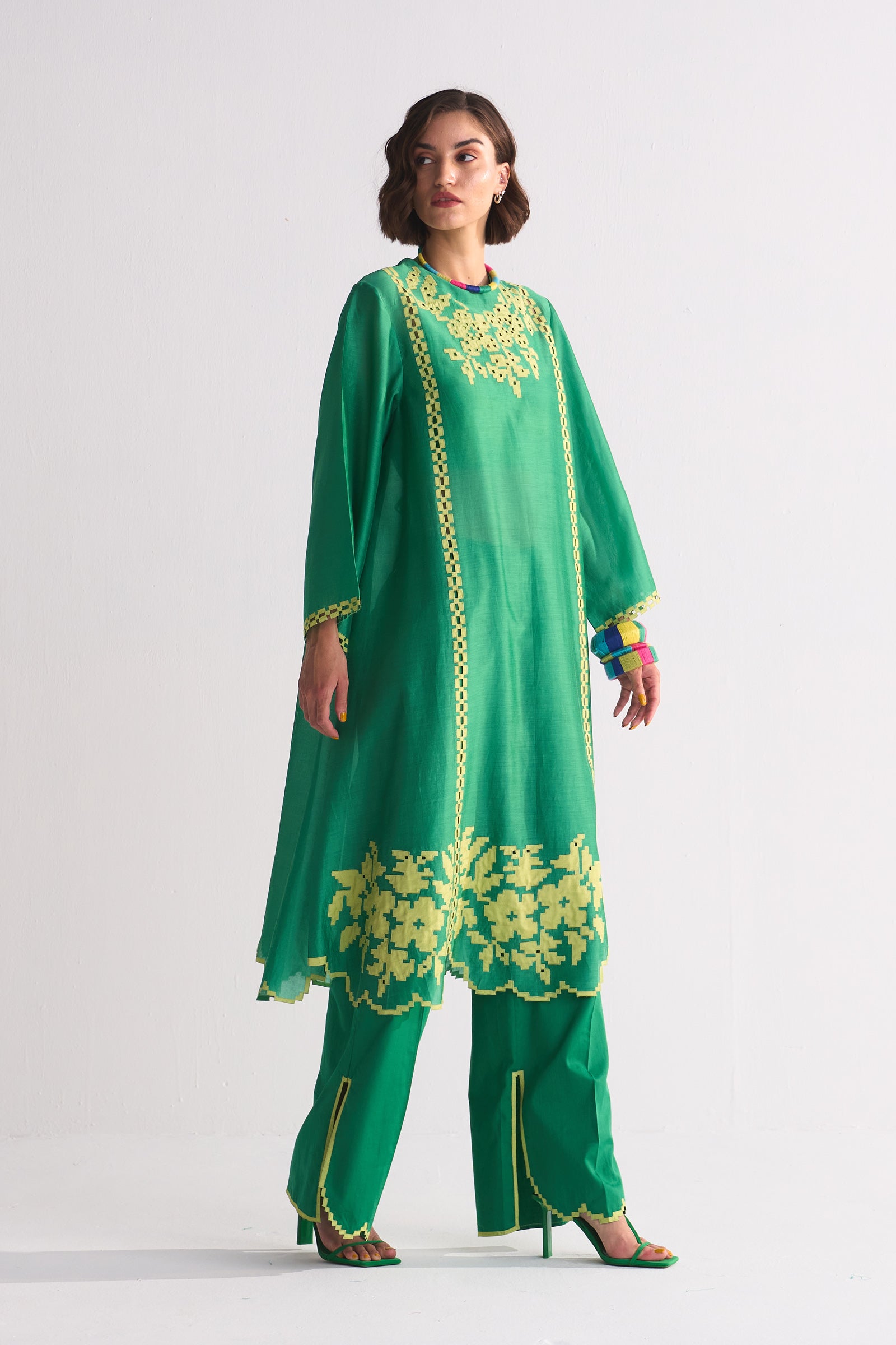 FLORAL SCALLOP APPLIQUE' DRESS