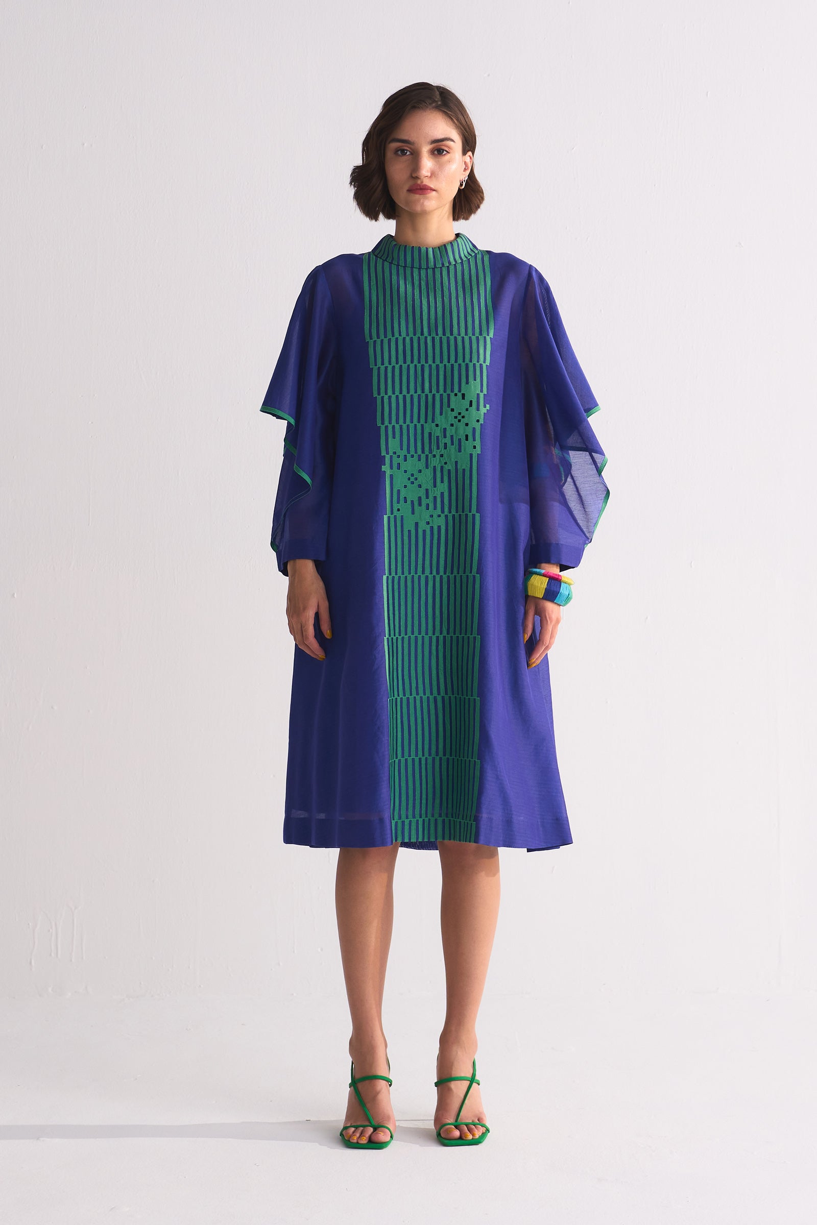 REVERSE COLLAR APPLIQUE' DRESS