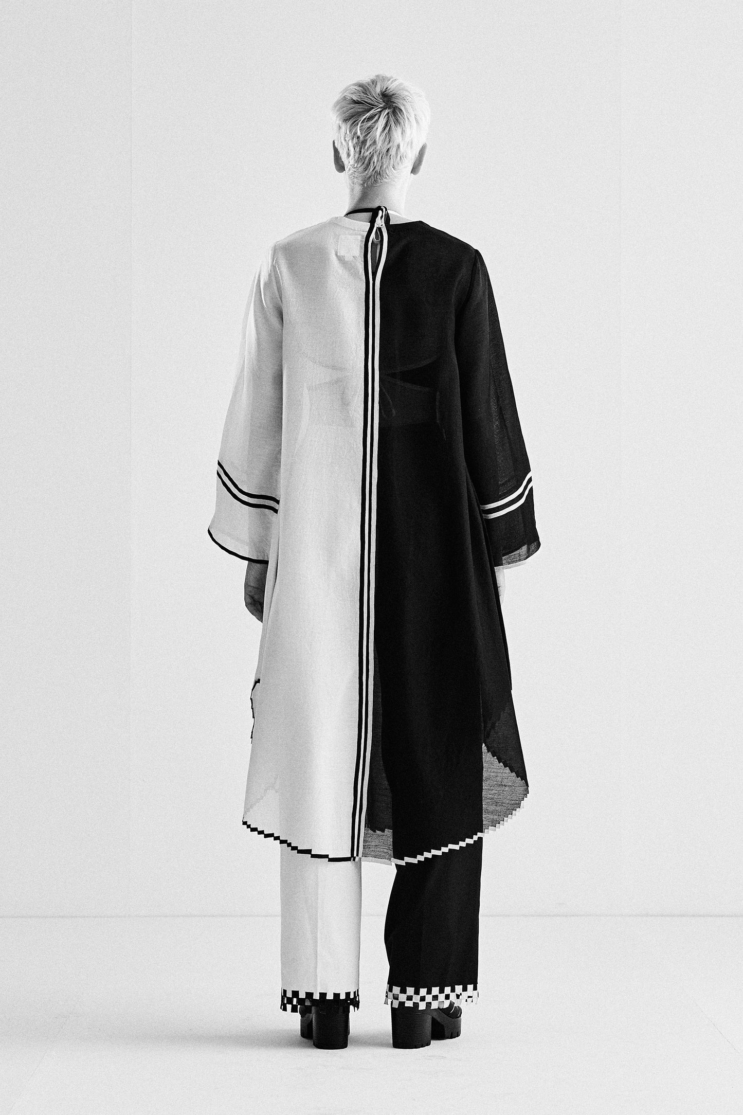 COLOUR BLOCKED APPLIQUE' AND CUTWORK DRESS