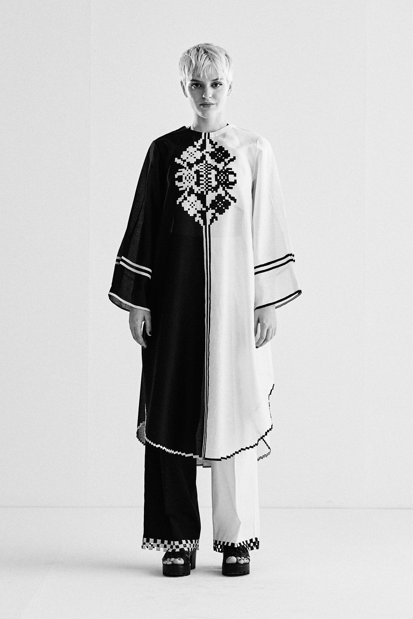 COLOUR BLOCKED APPLIQUE' AND CUTWORK DRESS