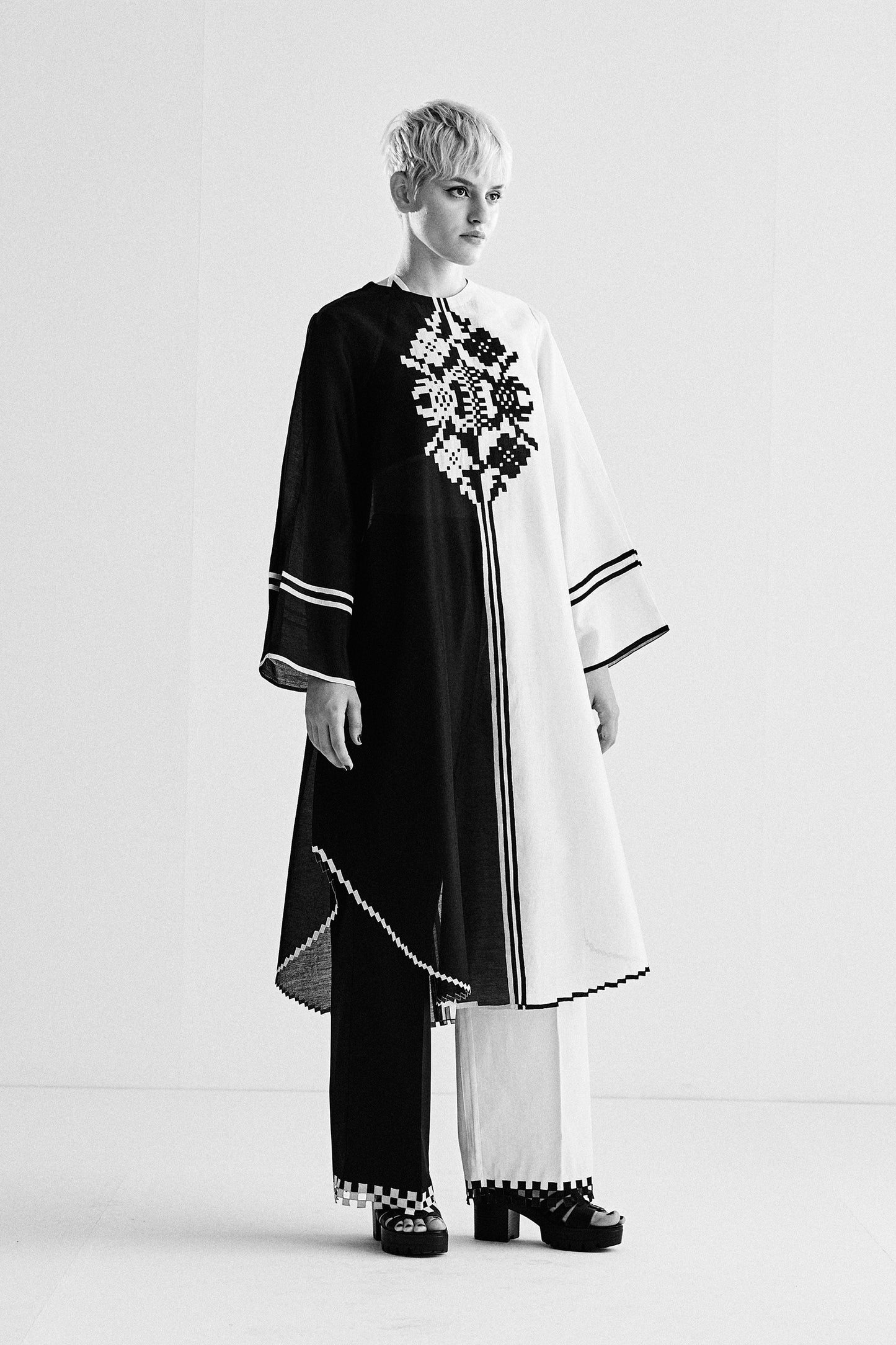 COLOUR BLOCKED APPLIQUE' AND CUTWORK DRESS