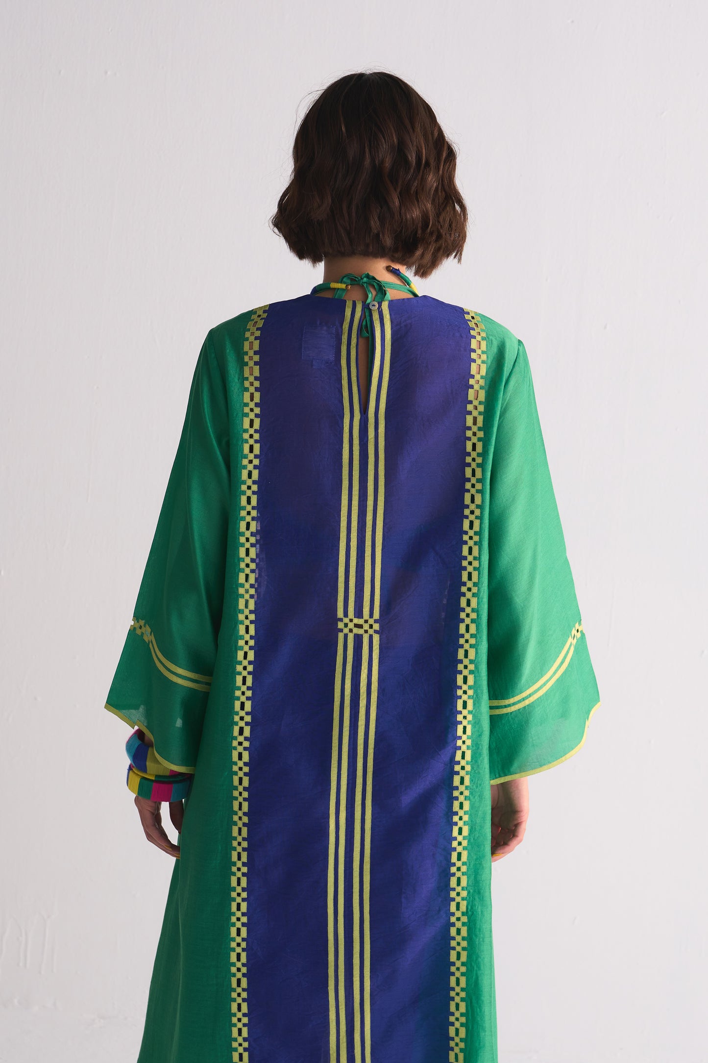 COLOUR BLOCKED KAMEEZ WITH GEOMETRIC APPLIQUE'