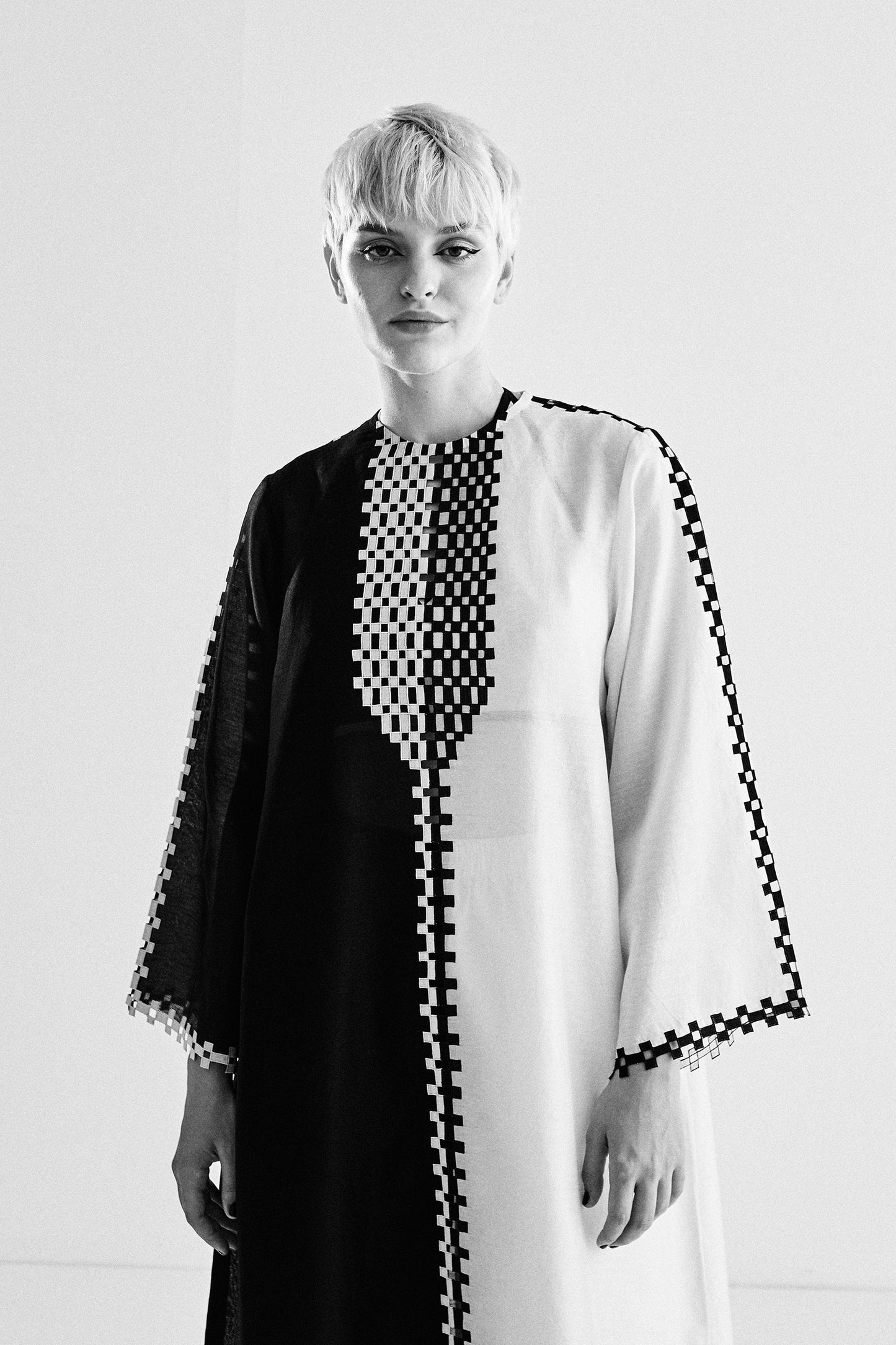 COLOUR BLOCKED APPLIQUE' AND CUTWORK CIRCULAR KAMEEZ