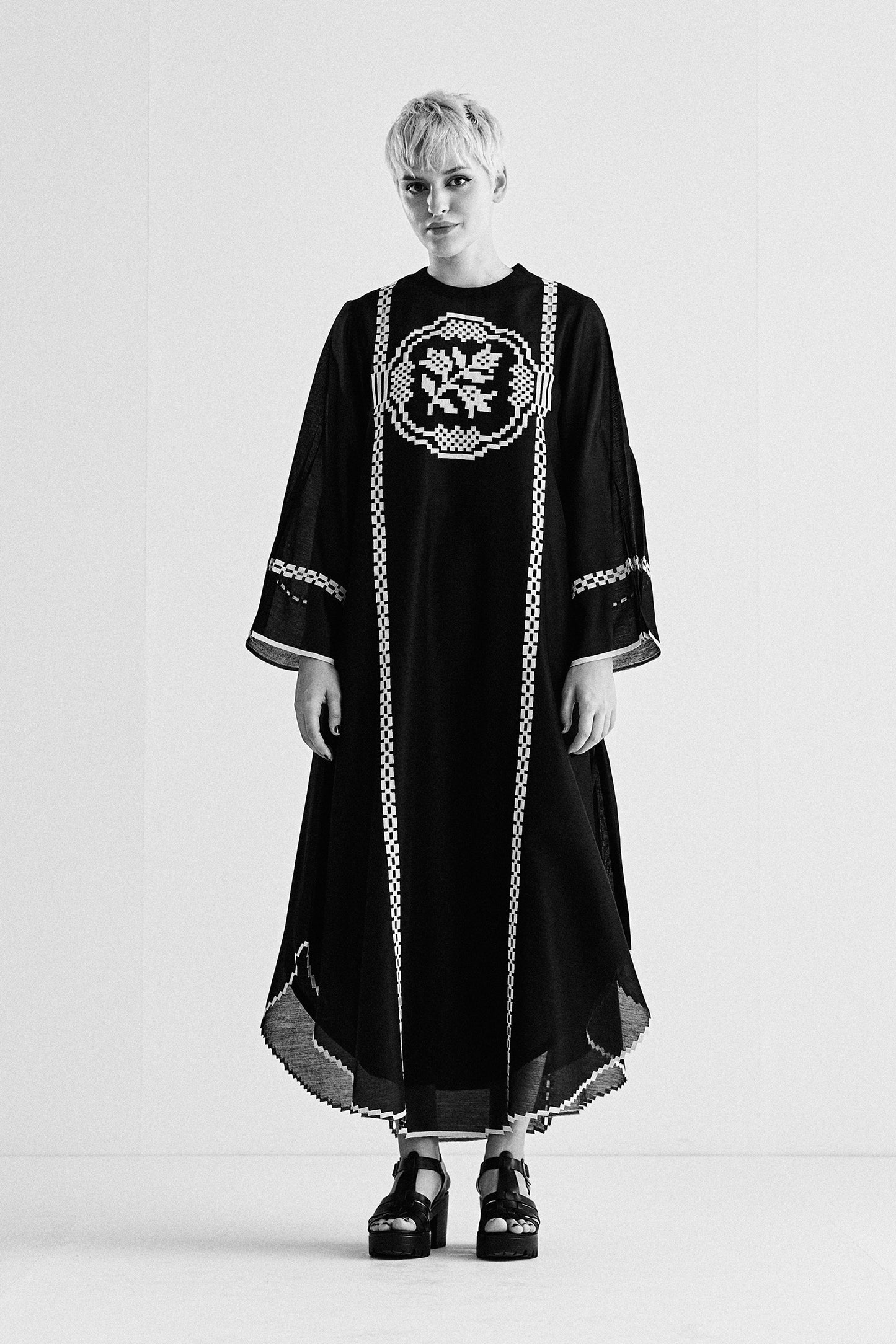 CIRCULAR MAXI DRESS WITH APPLIQUE' AND CUTWORK