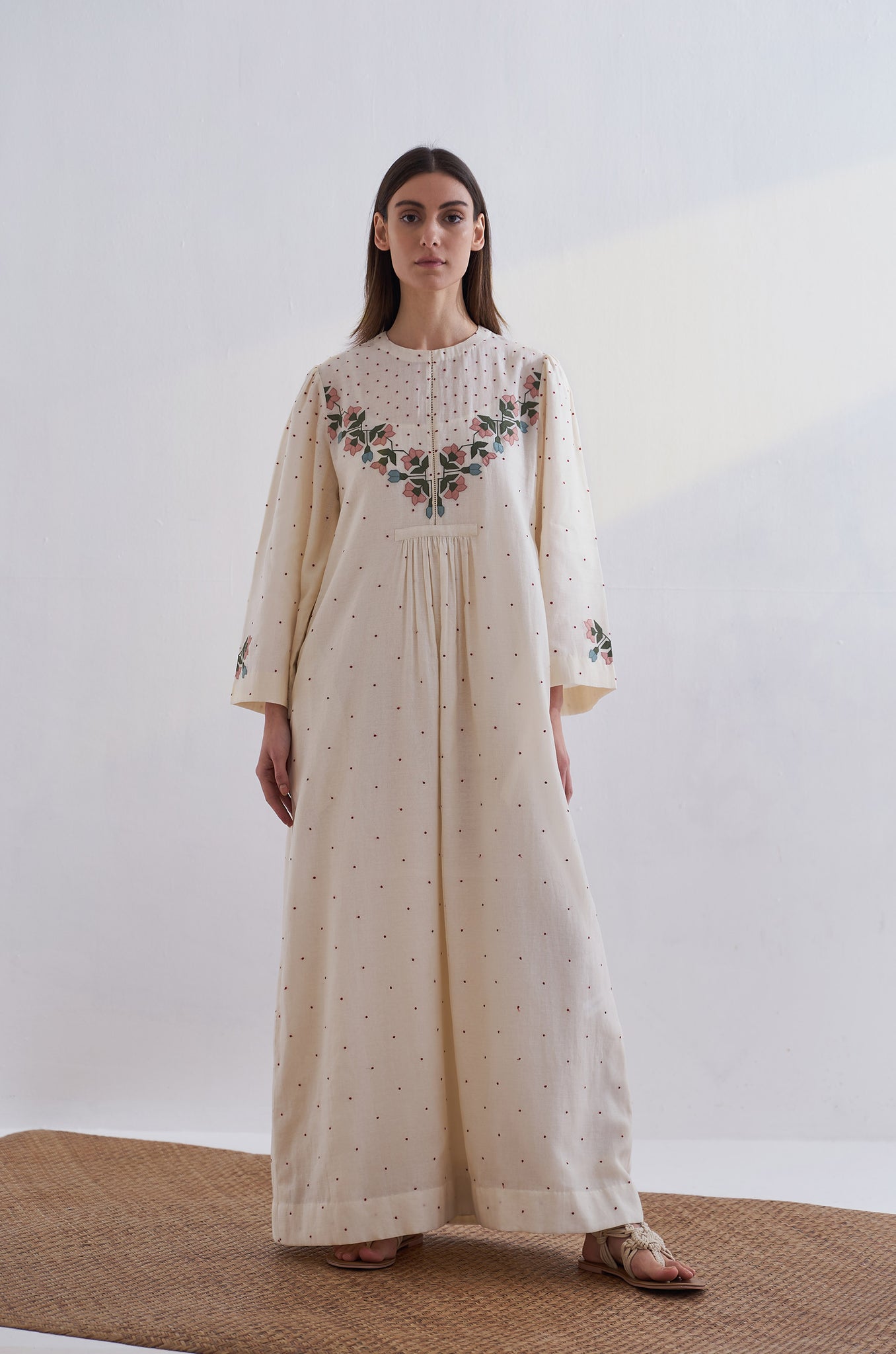 CENTER SLASH GATHER DRESS