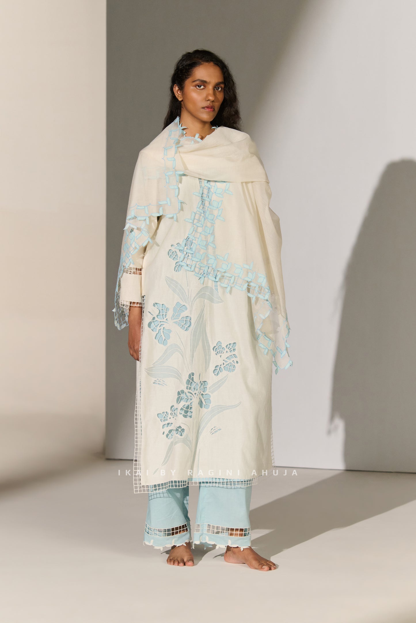 GEOMETRIC FLORAL CUTWORK DUPATTA IVR