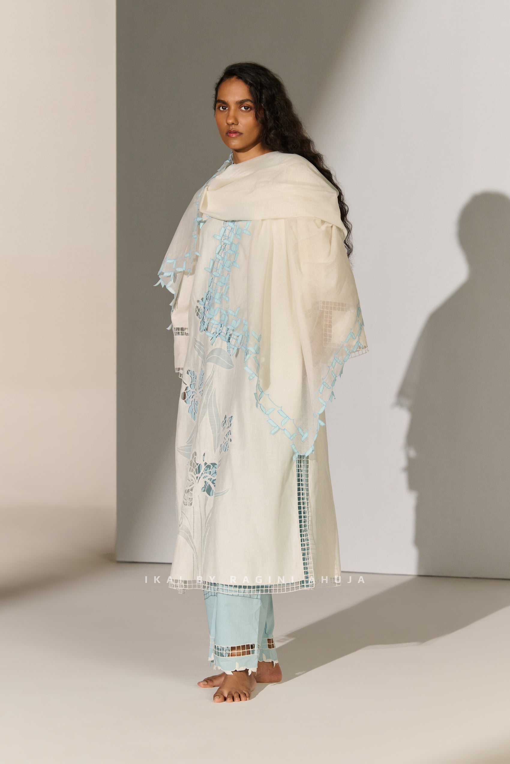 GEOMETRIC FLORAL CUTWORK DUPATTA IVR