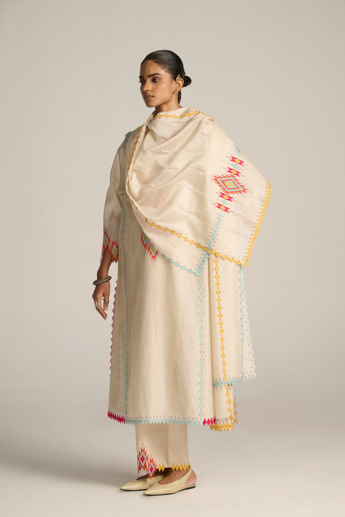 APPLIQUE' AND CUTWORK DUPATTA
