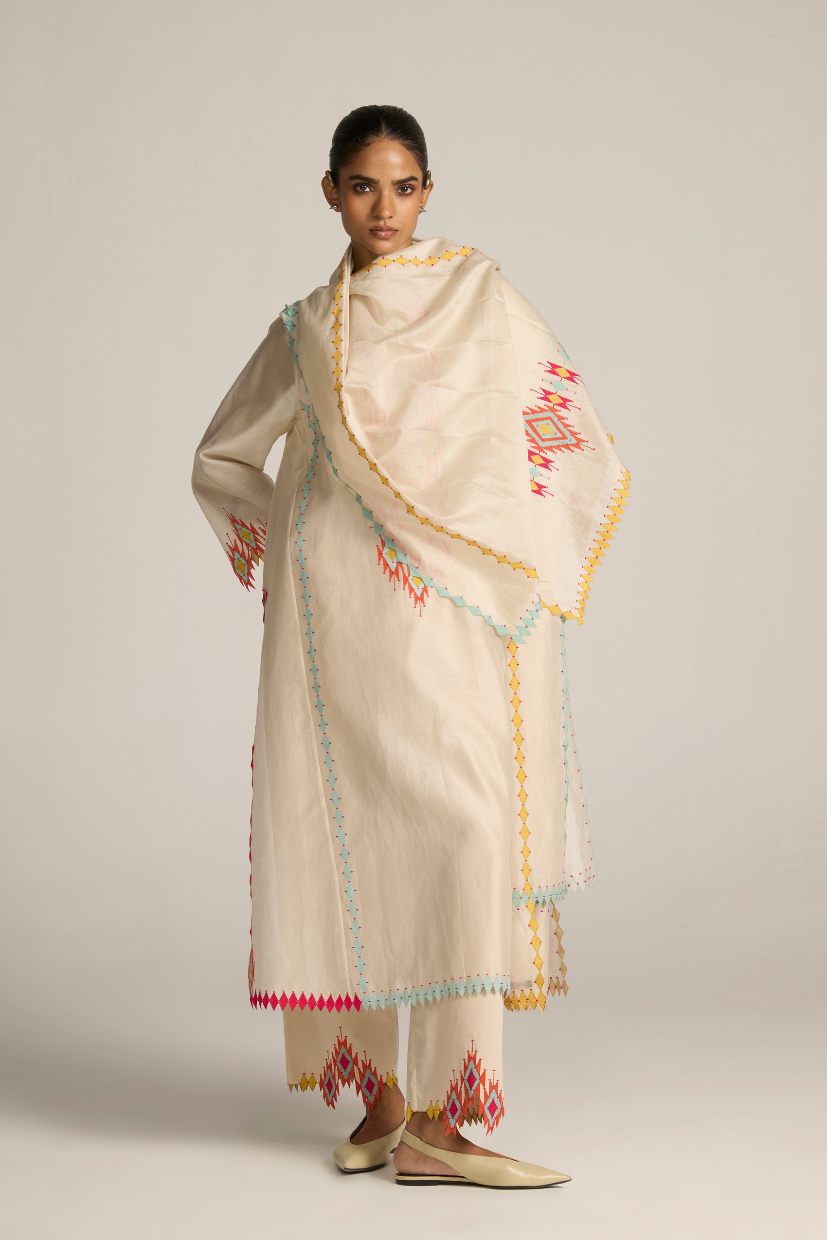APPLIQUE' AND CUTWORK DUPATTA