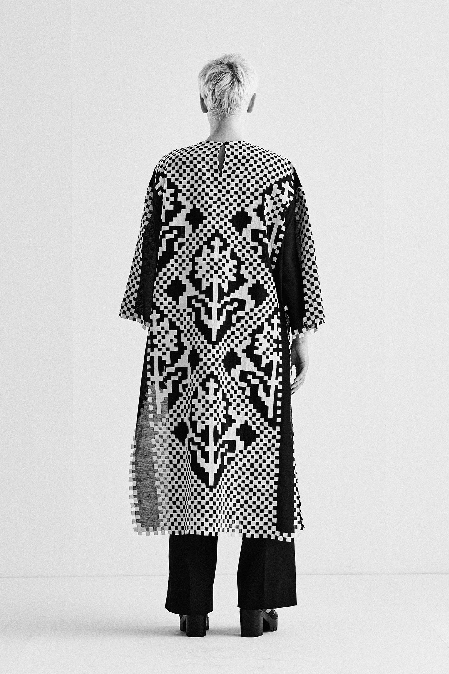 CROSS ARTWORK APPLIQUE' AND CUTWORK KAMEEZ