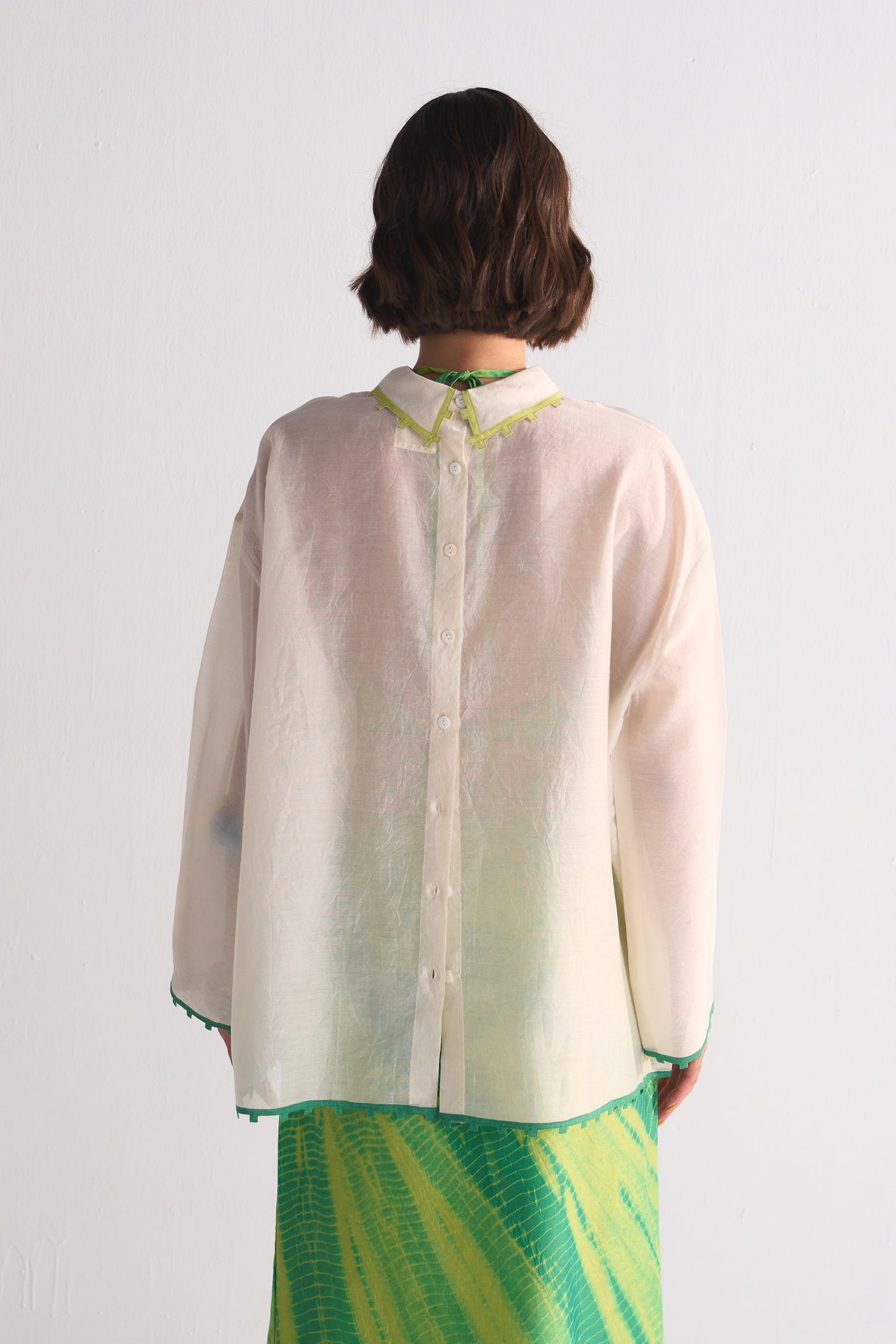 YOKE CUTWORK REVERSE COLLAR SHIRT