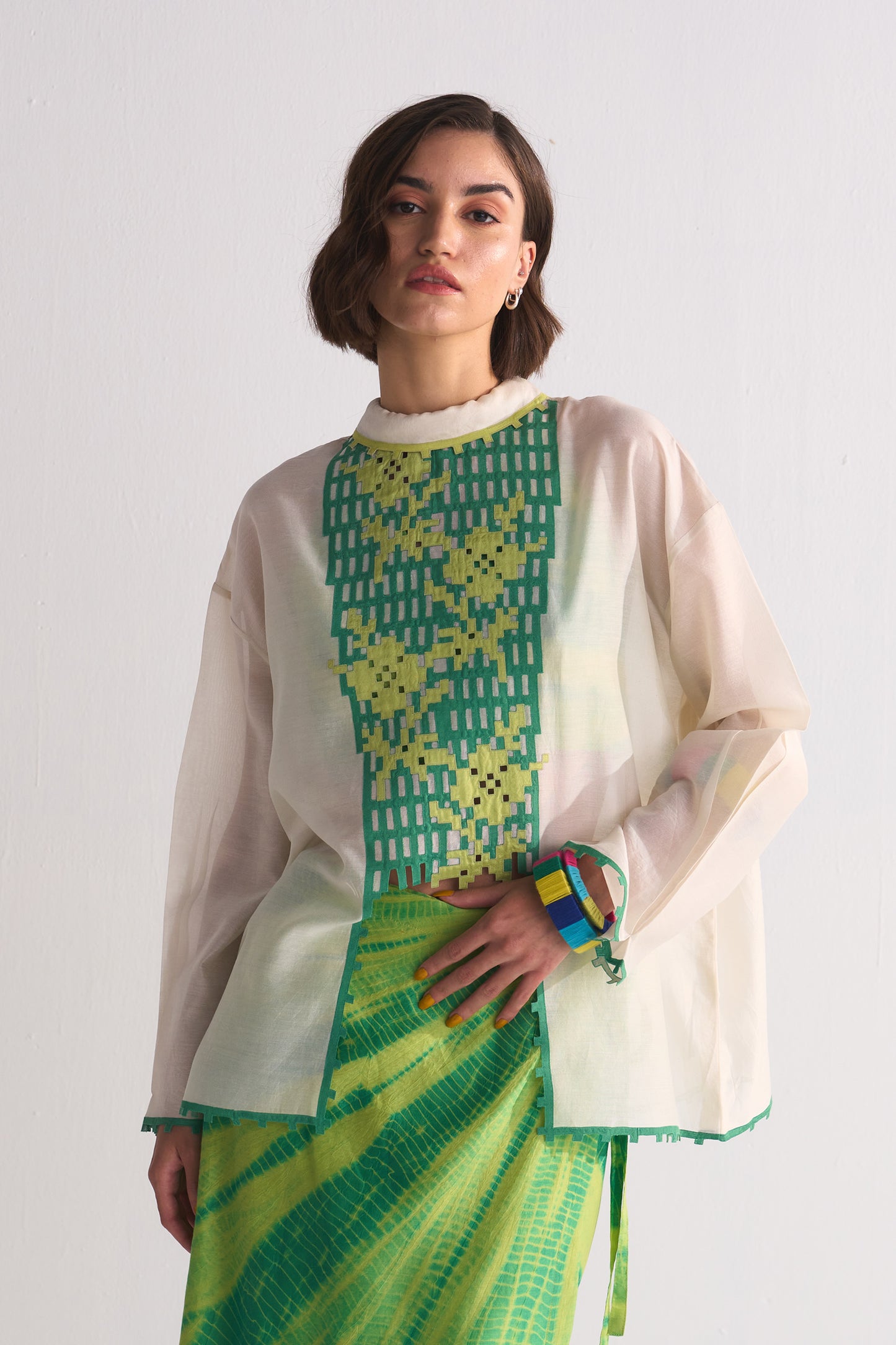 YOKE CUTWORK REVERSE COLLAR SHIRT