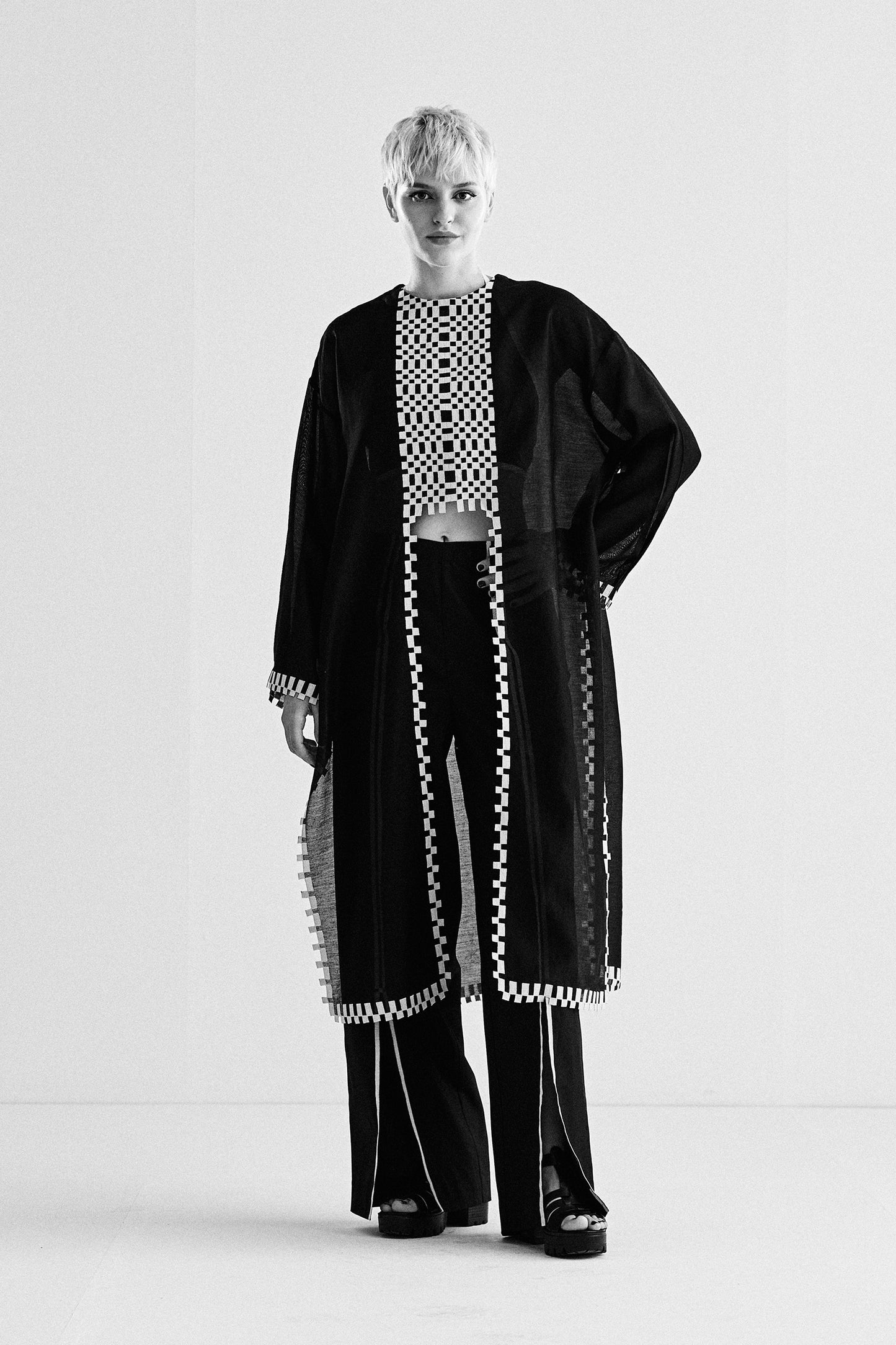 DROP SHOULDER TUNIC WITH APPLIQUE' AND CUTWORK