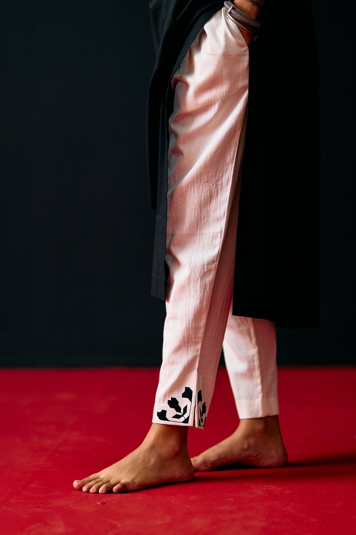 FLORAL APPLIQUE' PANTS