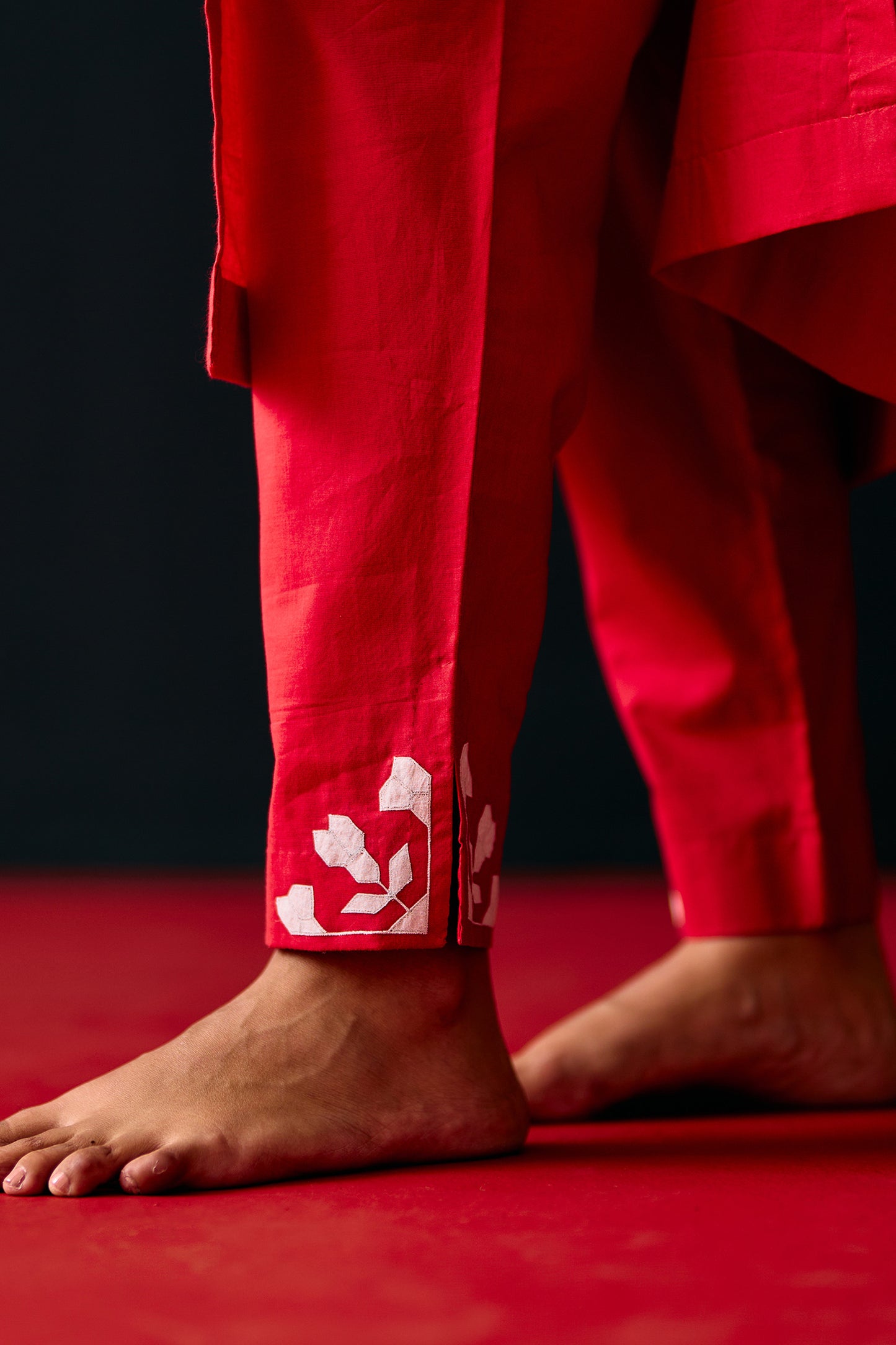 FLORAL APPLIQUE' PANTS