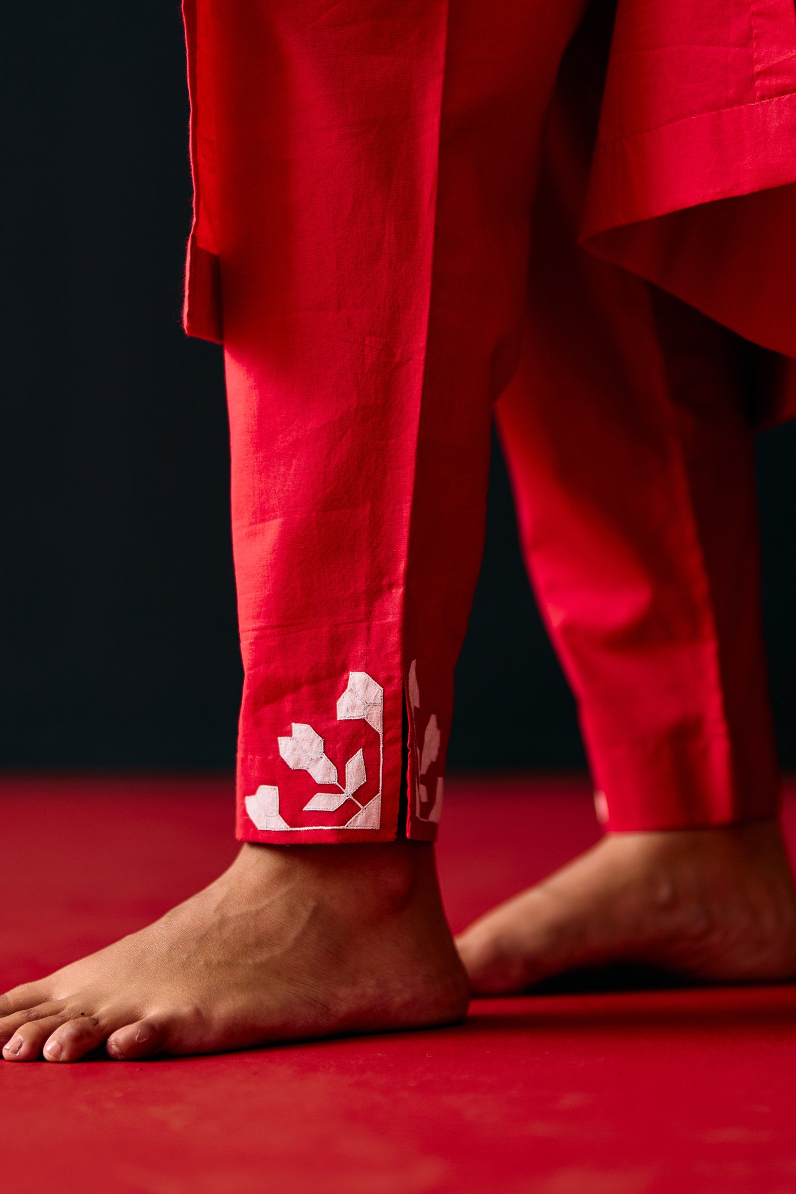 FLORAL APPLIQUE' PANTS