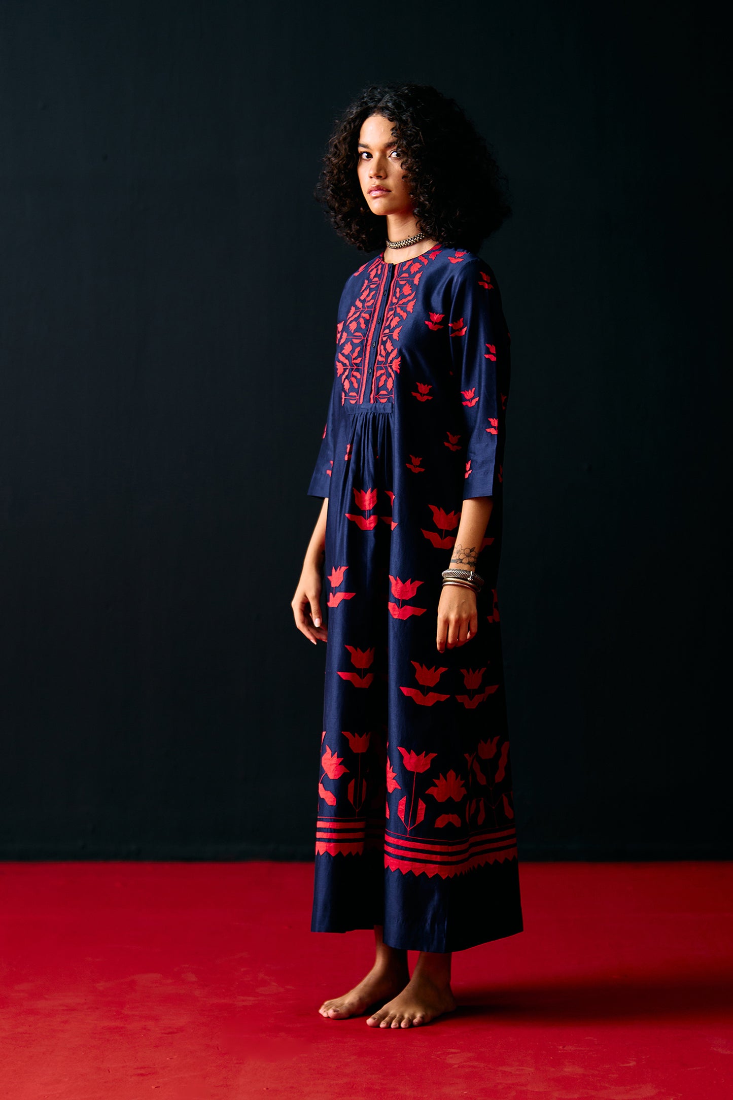 NAVY CENTRE GATHER APPLIQUE' DRESS