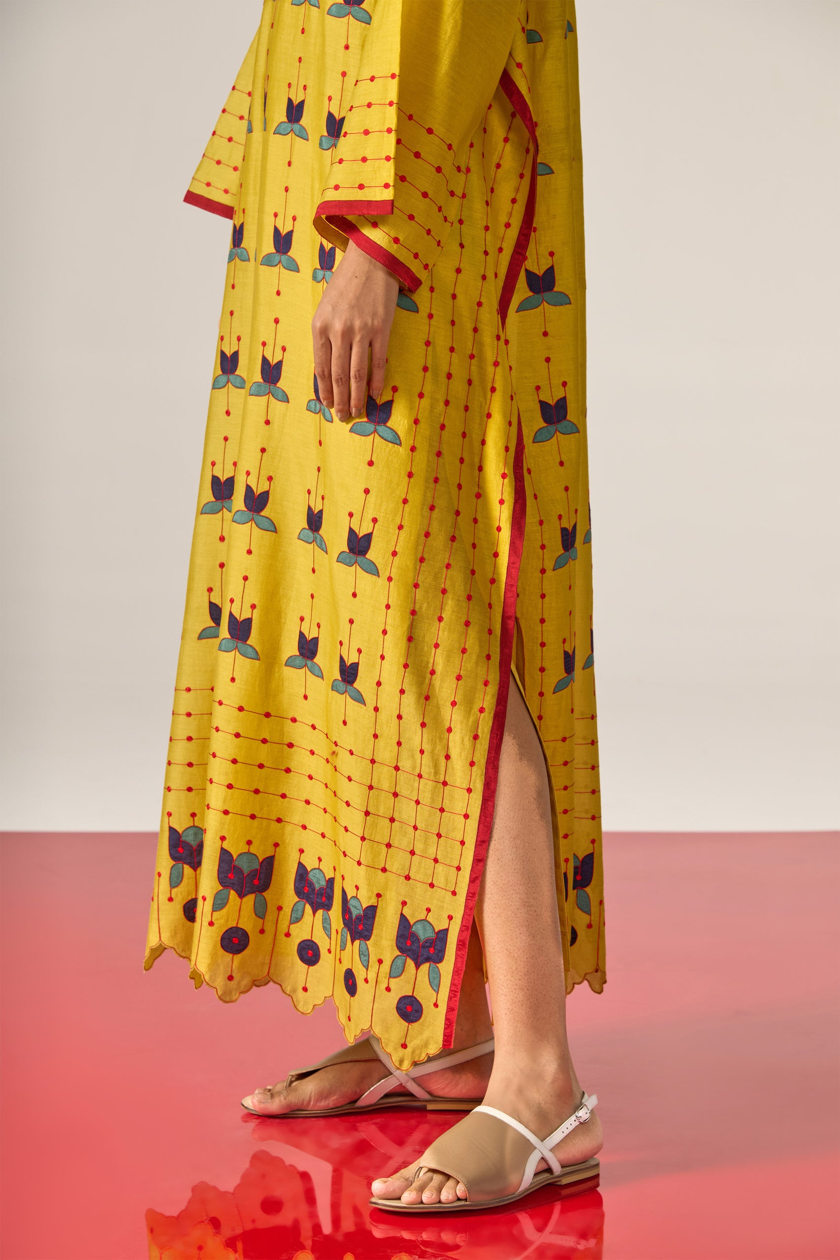 APPLIQUE' AND OUTLINE LONG KAFTAN