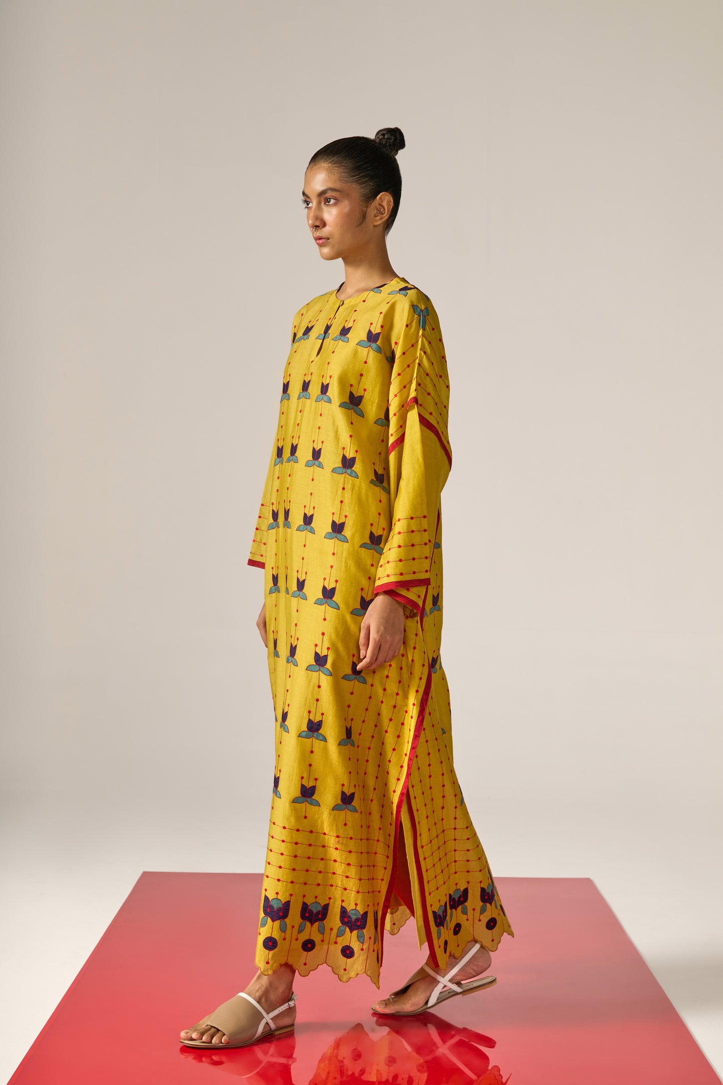 APPLIQUE' AND OUTLINE LONG KAFTAN