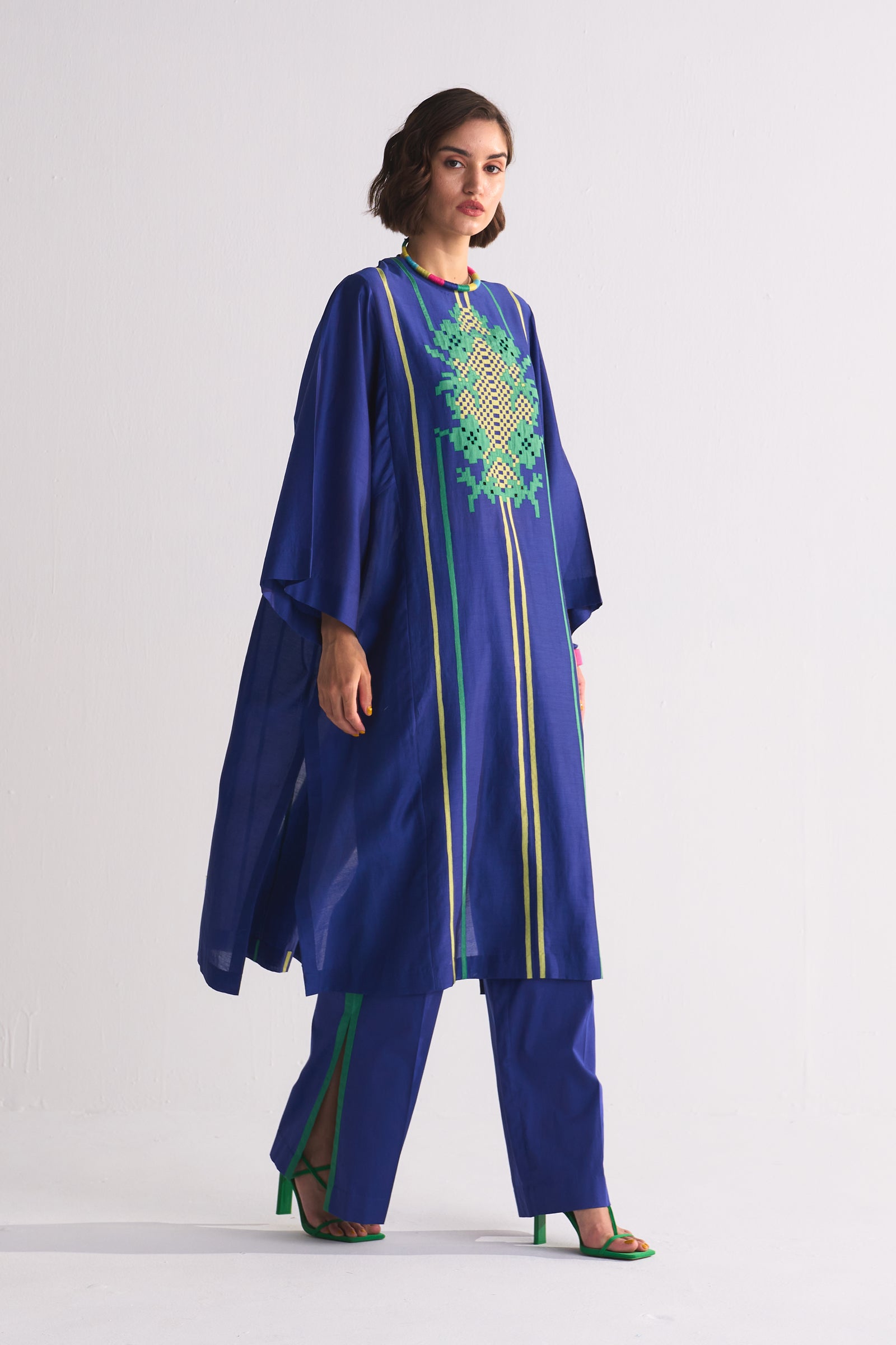 PANELLED KAFTAN KAMEEZ WITH APPLIQUE'