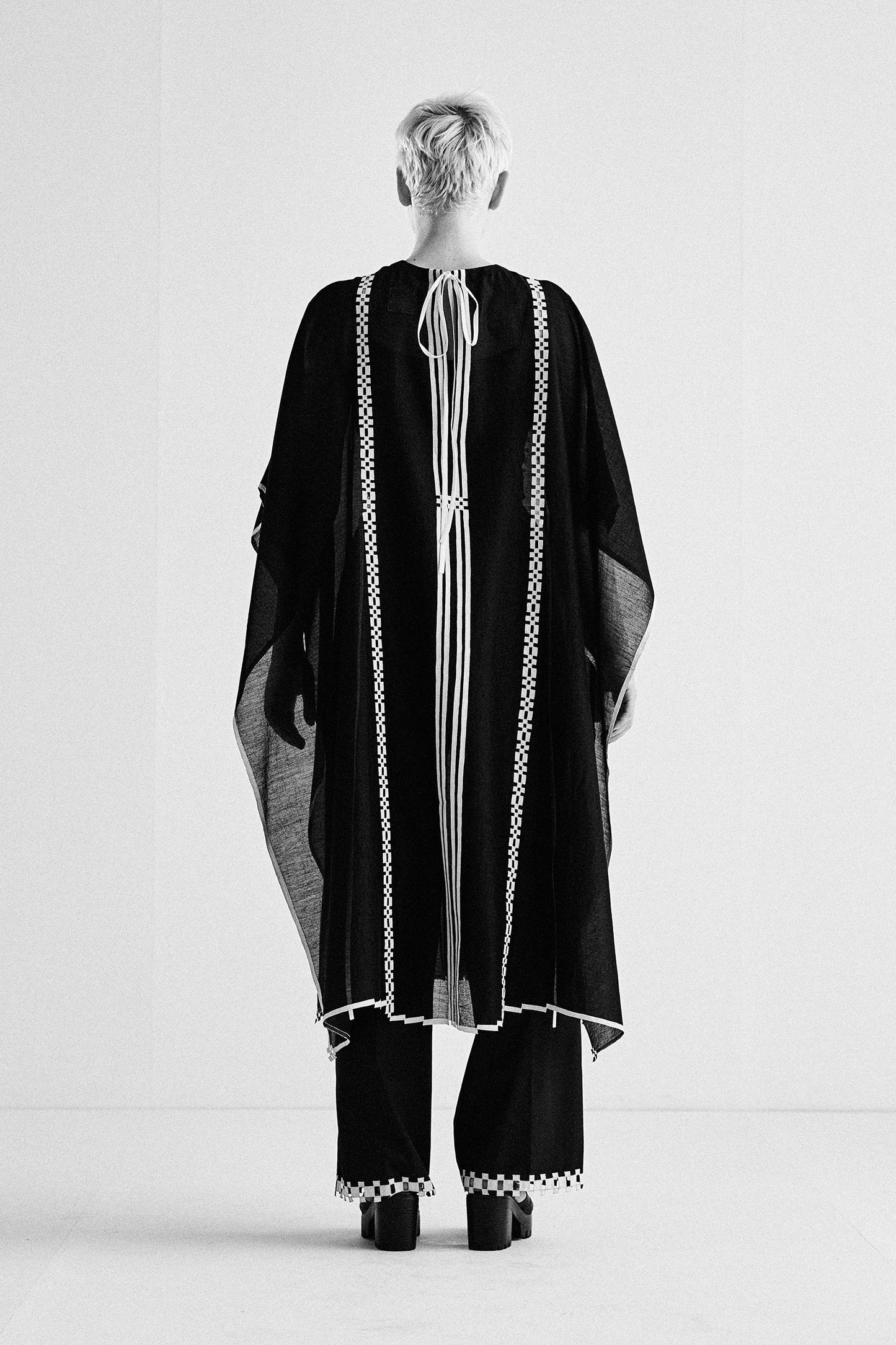 GEOMETRIC PATTERN APPLIQUE' KAFTAN