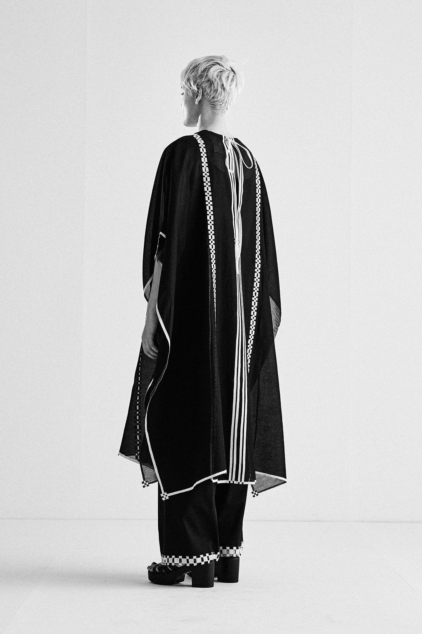 GEOMETRIC PATTERN APPLIQUE' KAFTAN