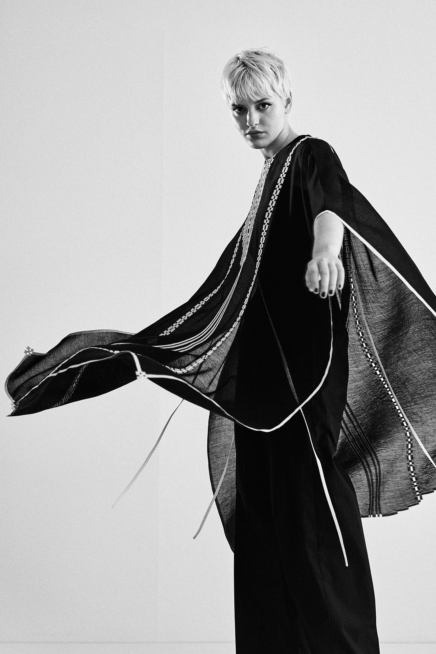 GEOMETRIC PATTERN APPLIQUE' KAFTAN