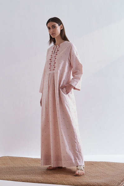CENTER SLASH GATHER DRESS