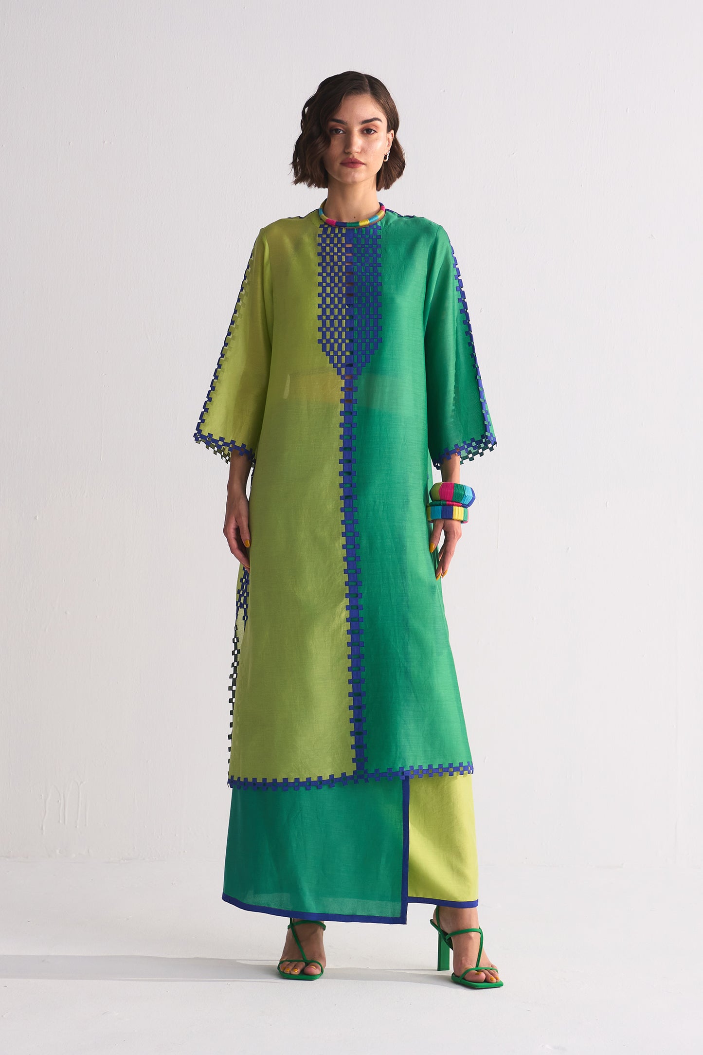 COLOUR BLOCKED APPLIQUE' AND CUTWORK KAMEEZ
