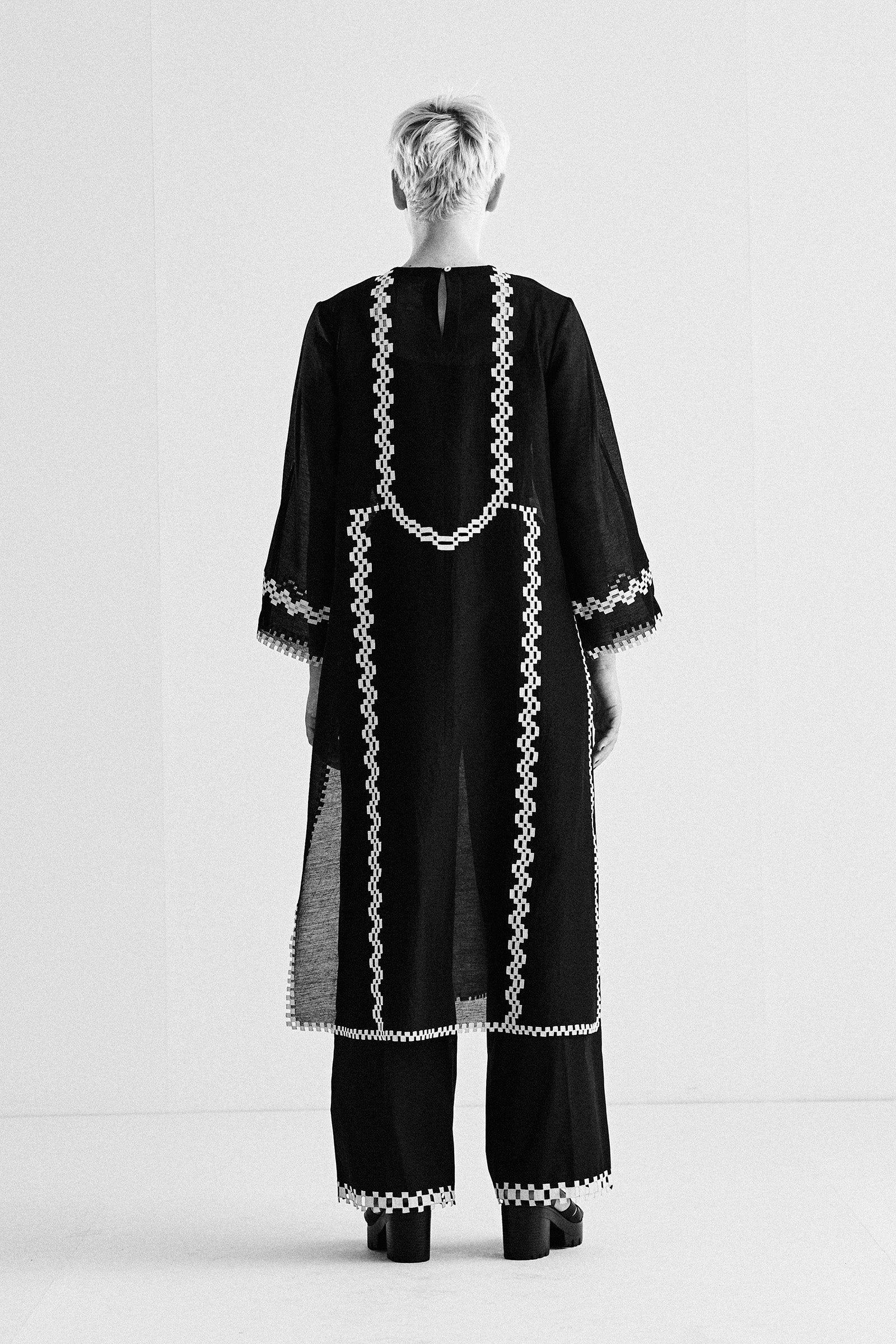 MILD ALINE KAMEEZ WITH APPLIQUE' AND CUTWORK