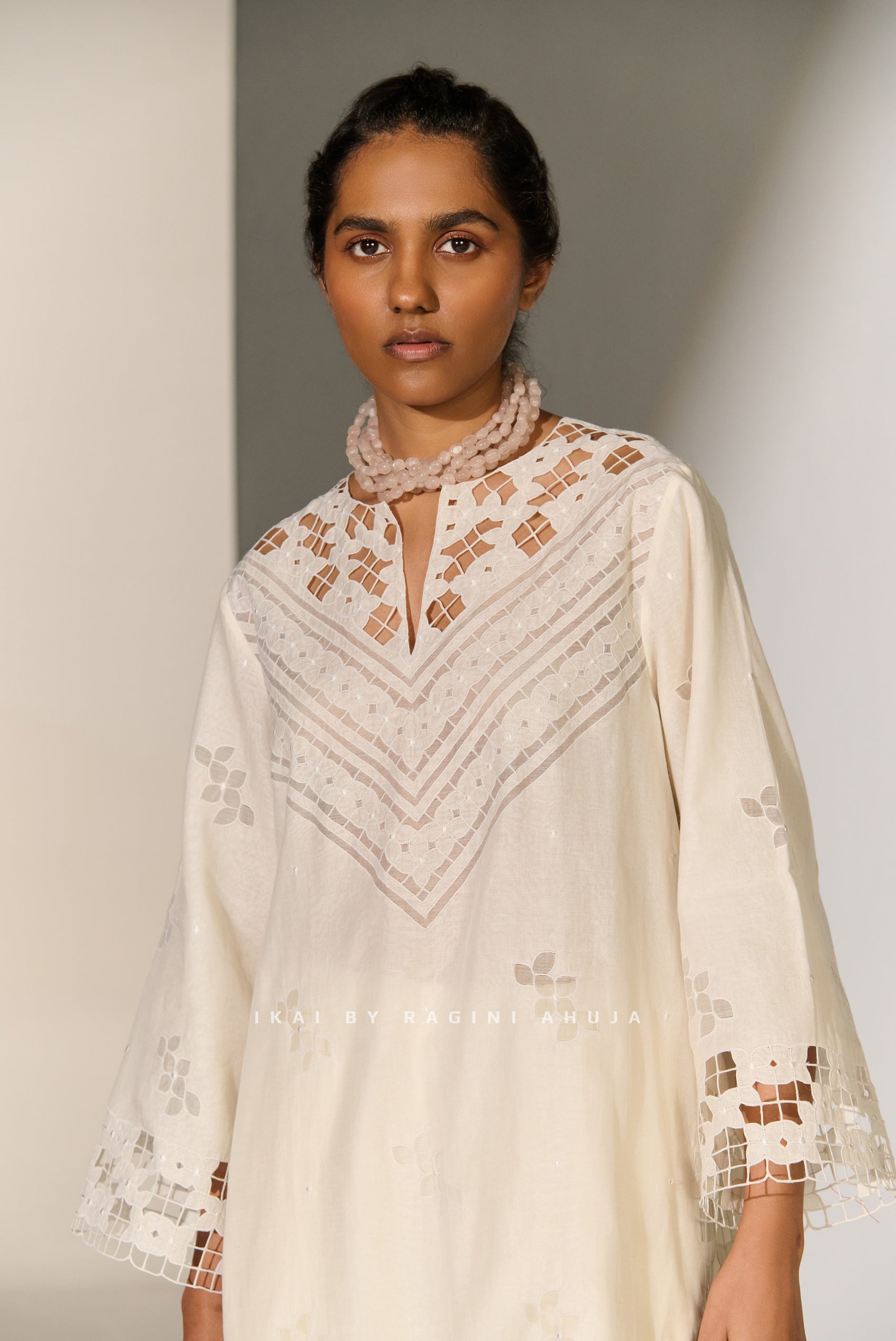 GEOMETRIC FLORAL NECK CUTWORK KAMEEZ IVR