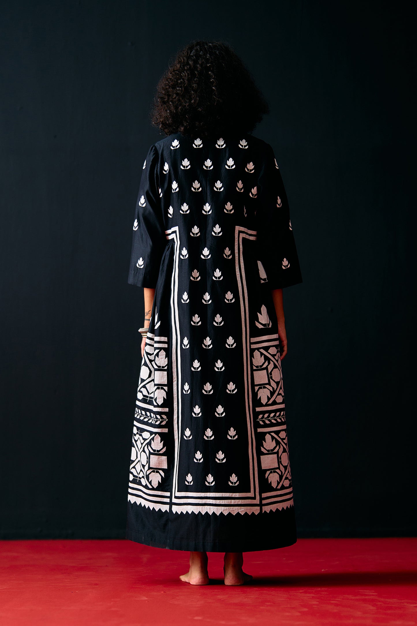 BLACK SIDE GATHER APPLIQUE' JACKET