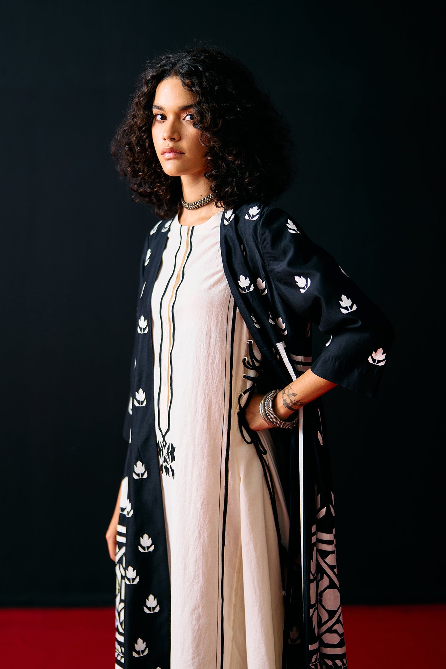 BLACK SIDE GATHER APPLIQUE' JACKET