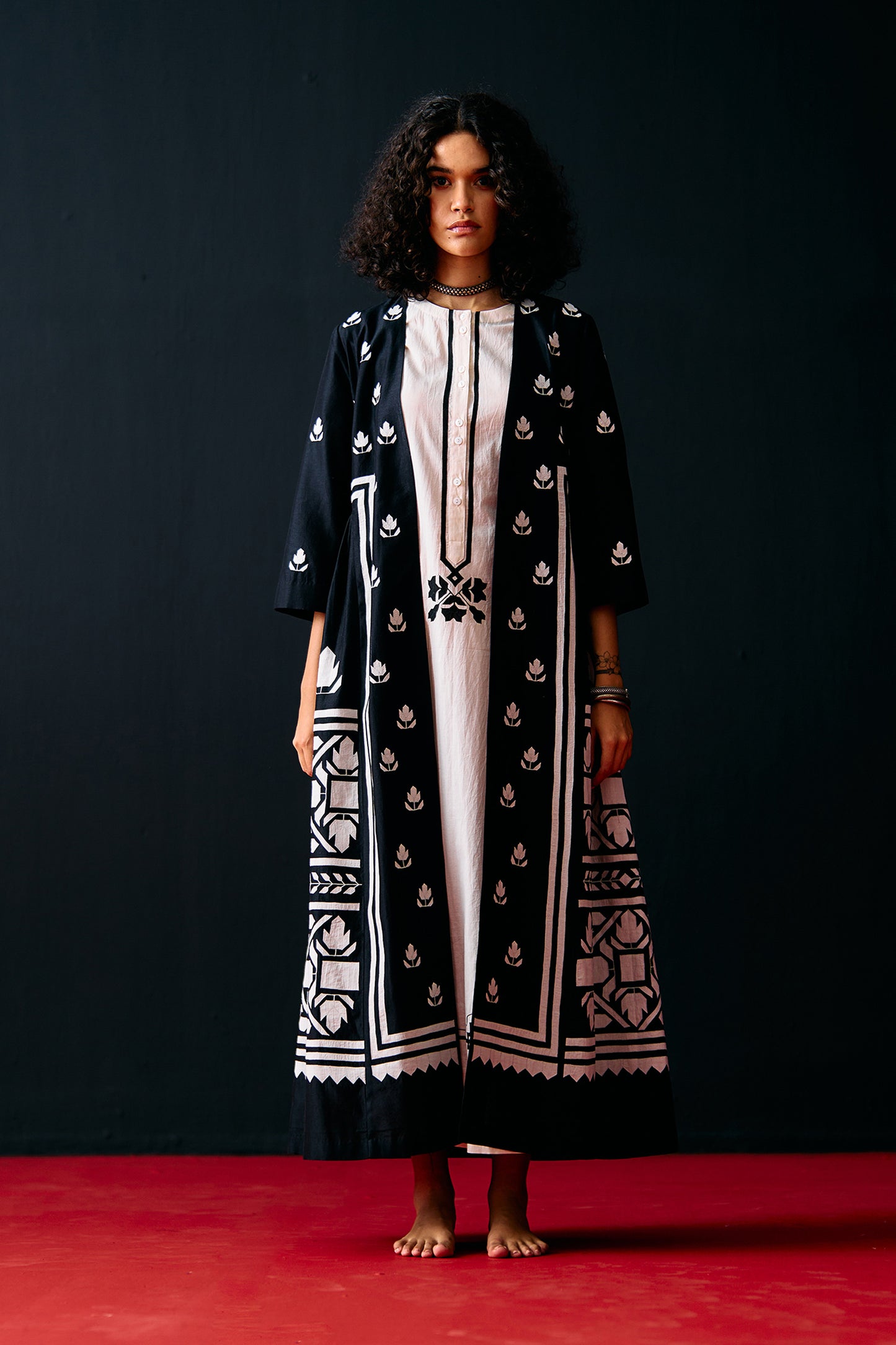 BLACK SIDE GATHER APPLIQUE' JACKET