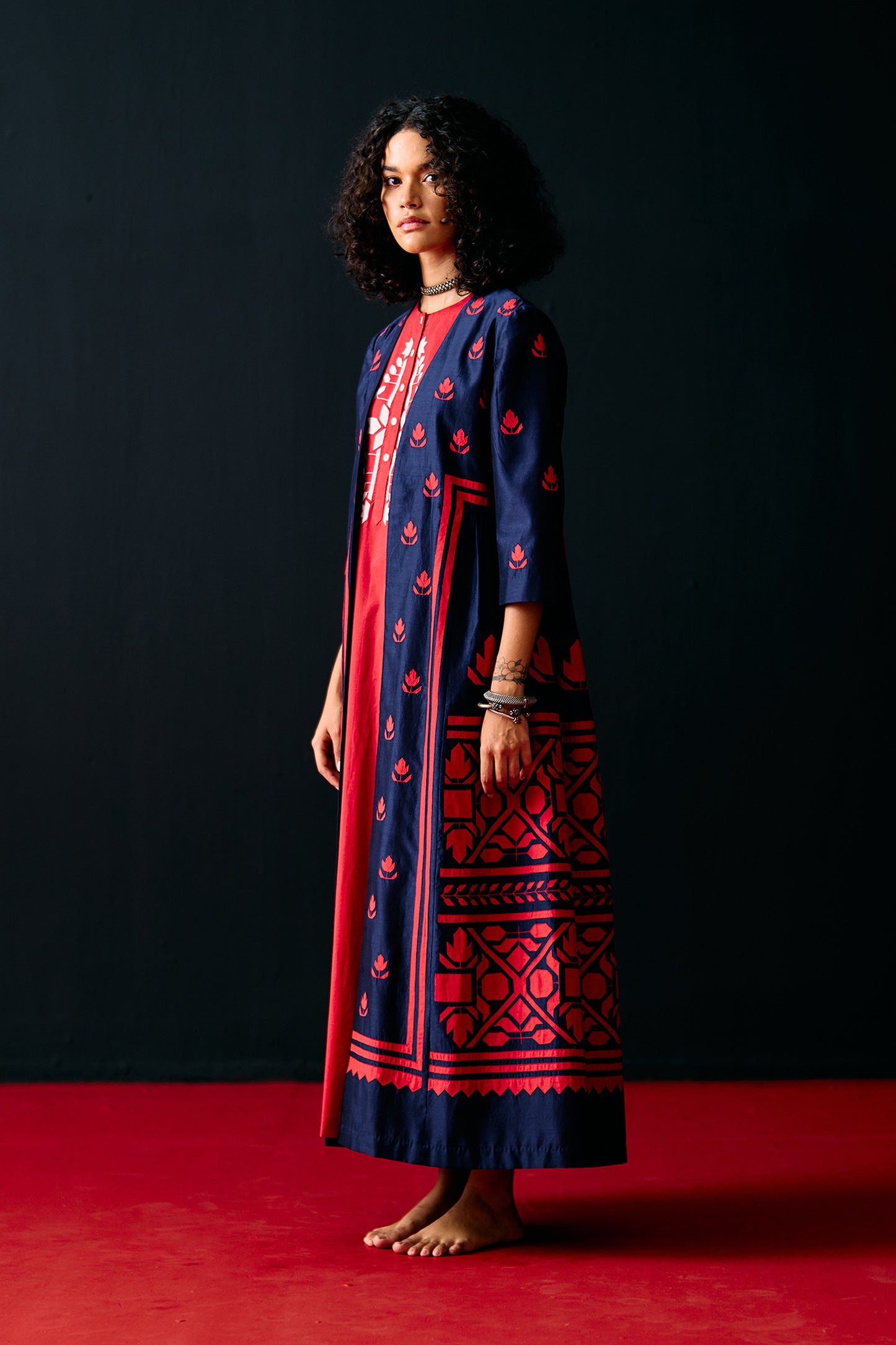 NAVY SIDE GATHER APPLIQUE' JACKET