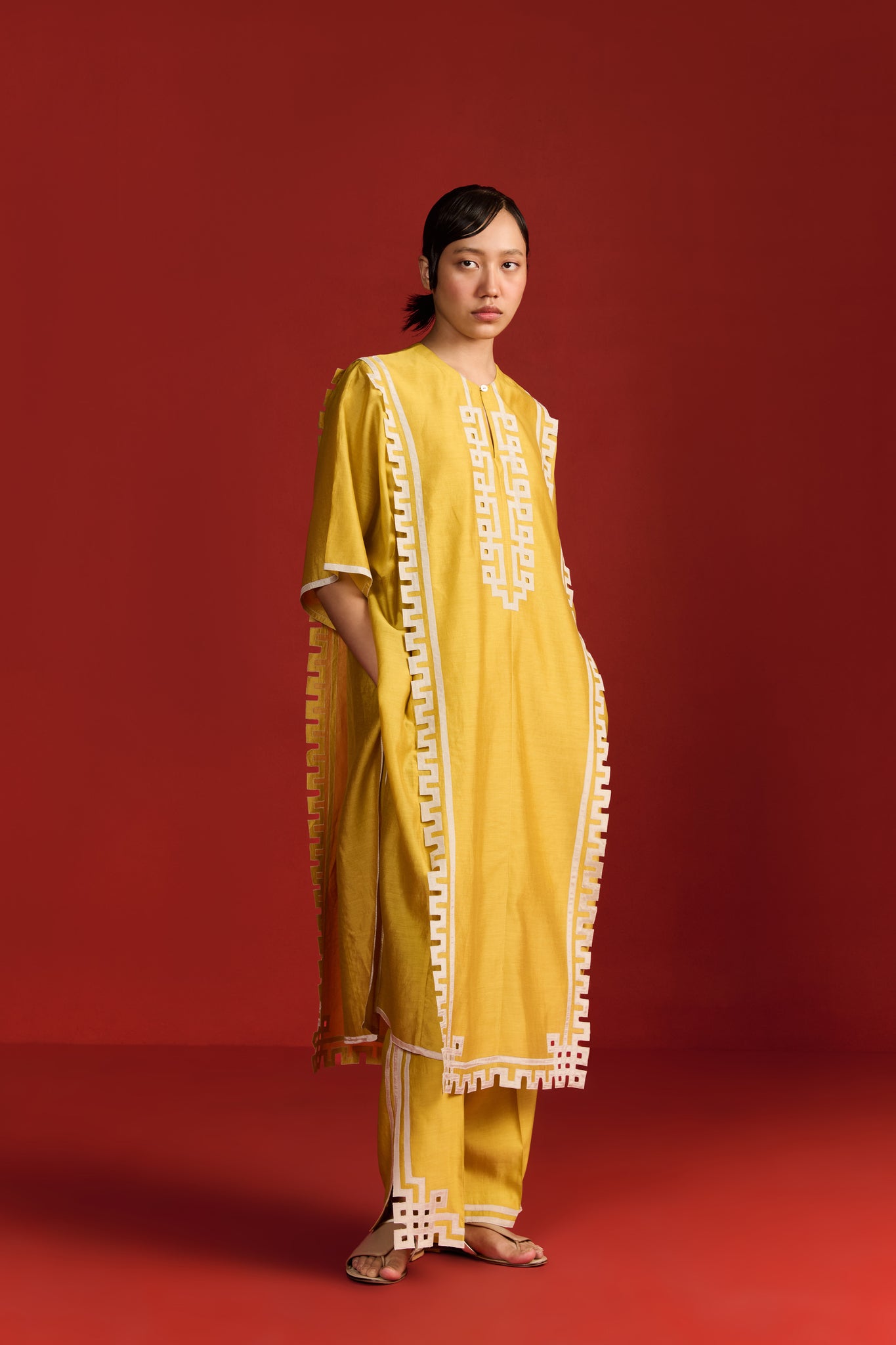 ORIENTAL BORDER PANELLED KAFTAN KAMEEZ