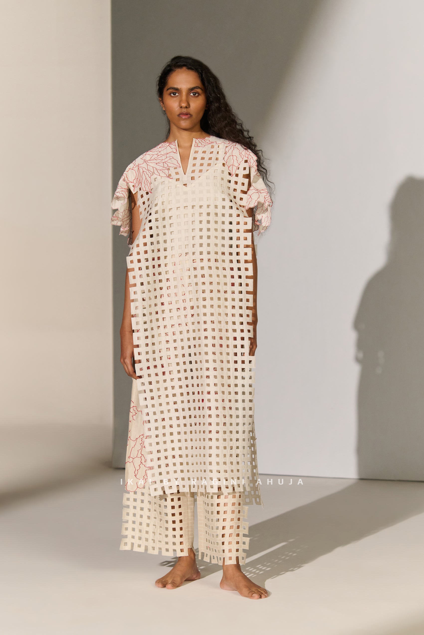 GEOMETRIC FLORAL CUTWORK PANEL IVR