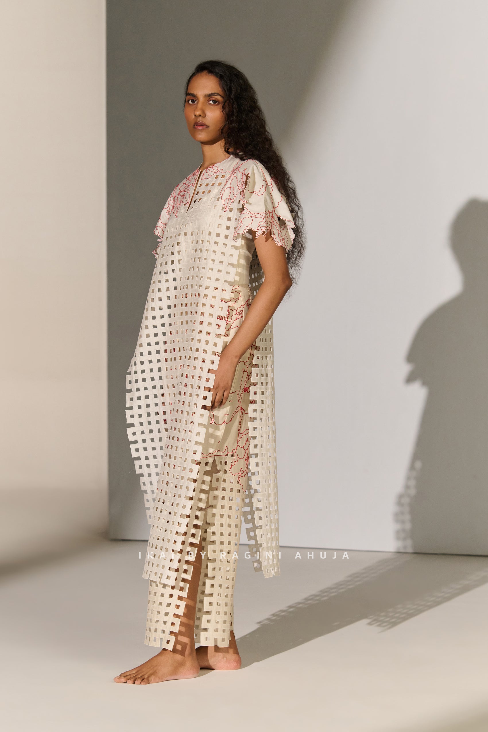 GEOMETRIC FLORAL CUTWORK PANEL IVR