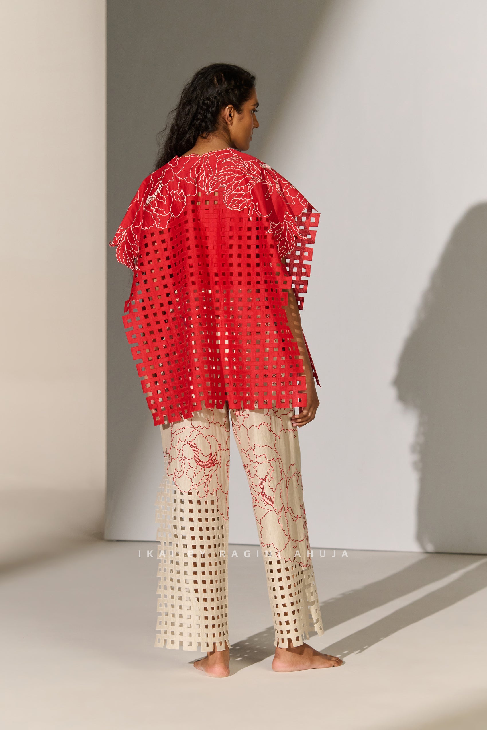 GEOMETRIC FLORAL CUTWORK PANEL SHIRT RED