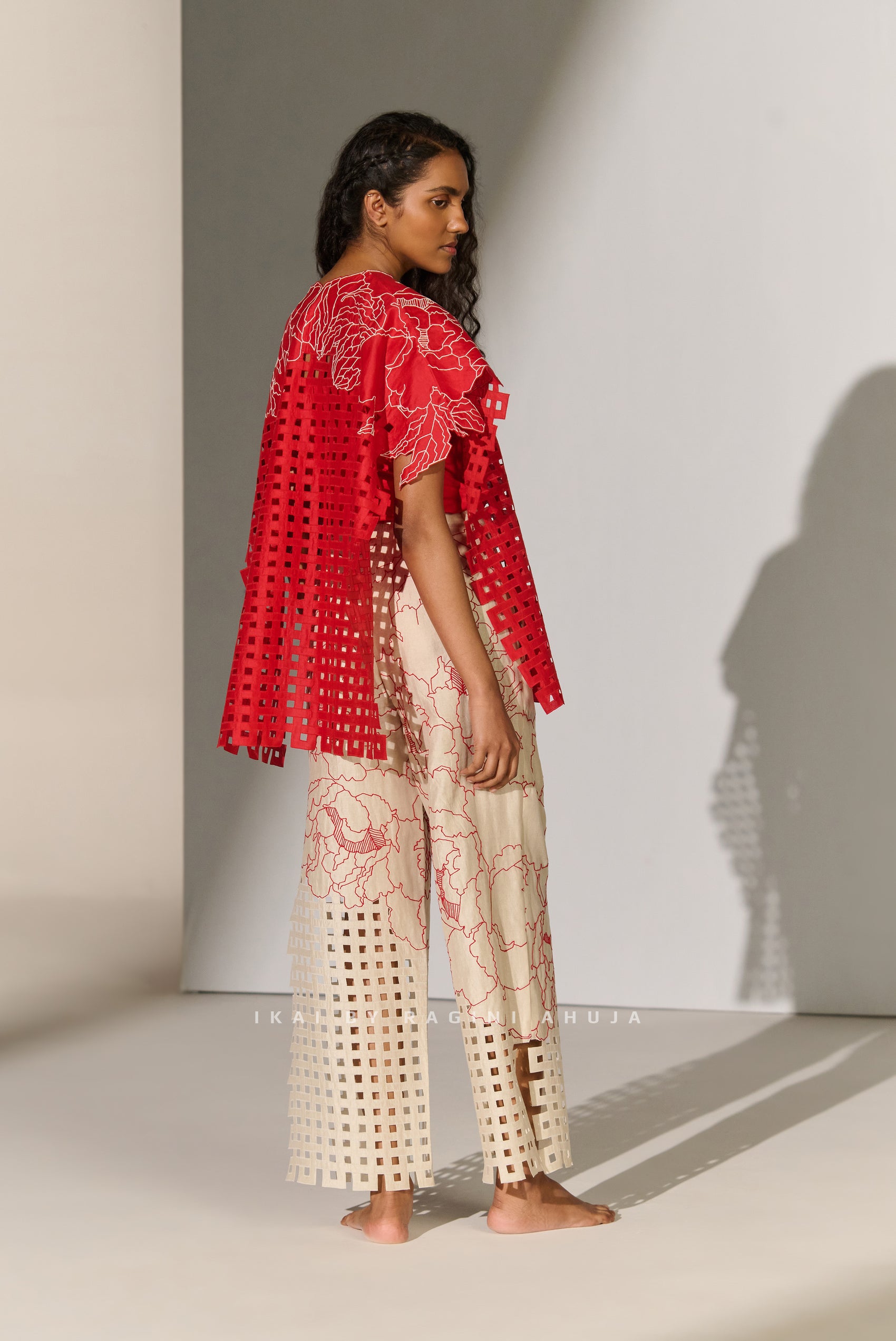 GEOMETRIC FLORAL CUTWORK PANEL SHIRT RED