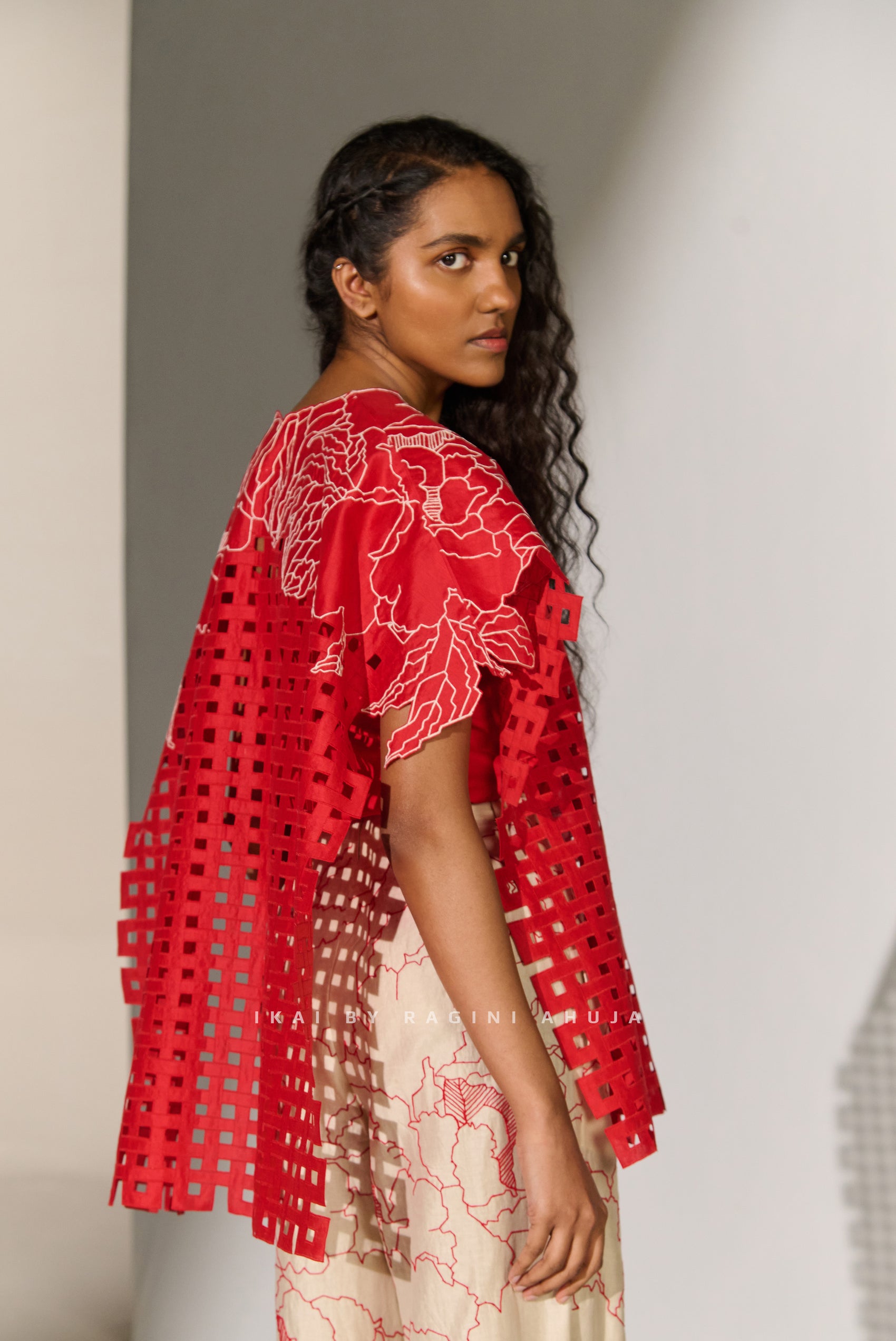 GEOMETRIC FLORAL CUTWORK PANEL SHIRT RED