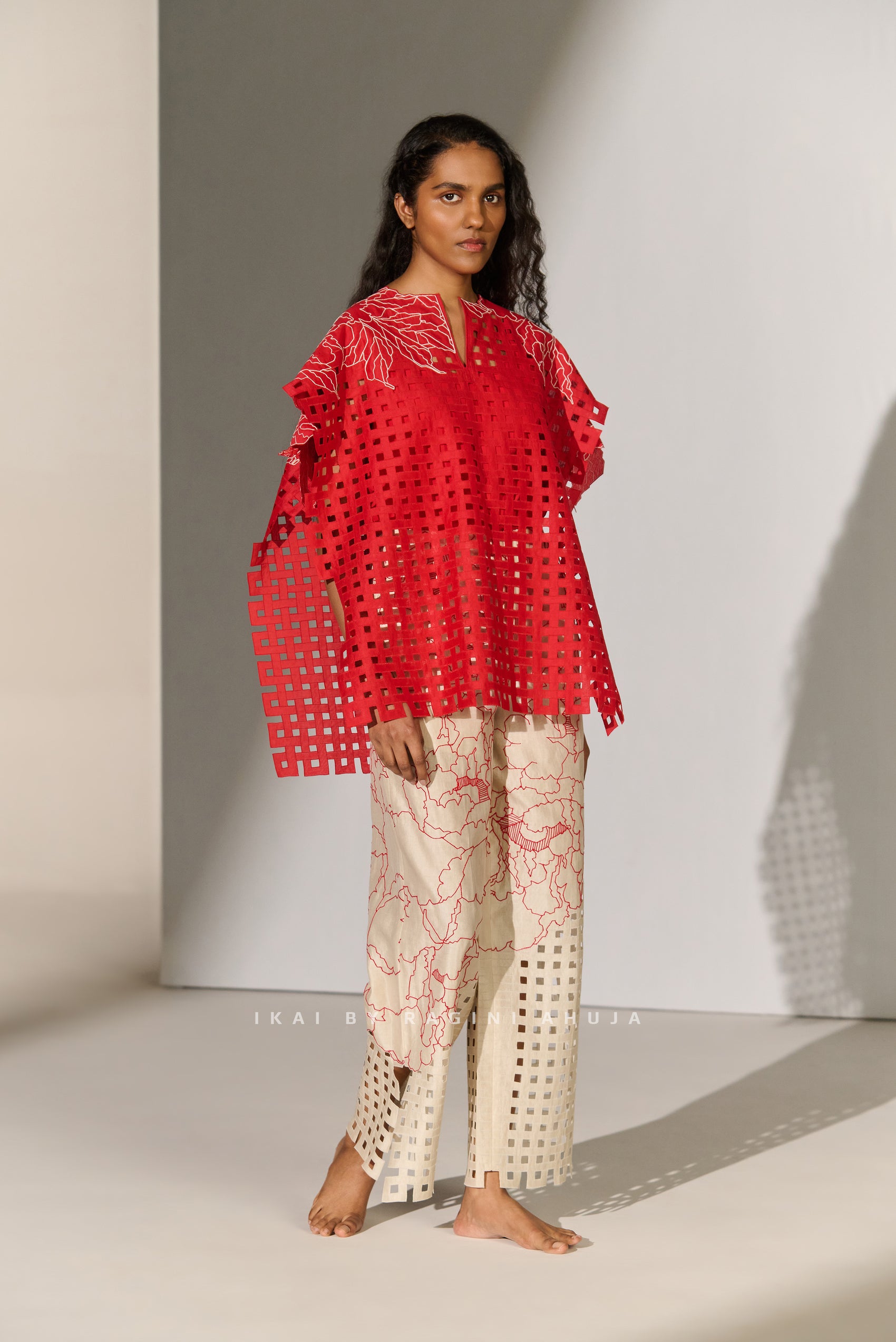 GEOMETRIC FLORAL CUTWORK PANEL SHIRT RED