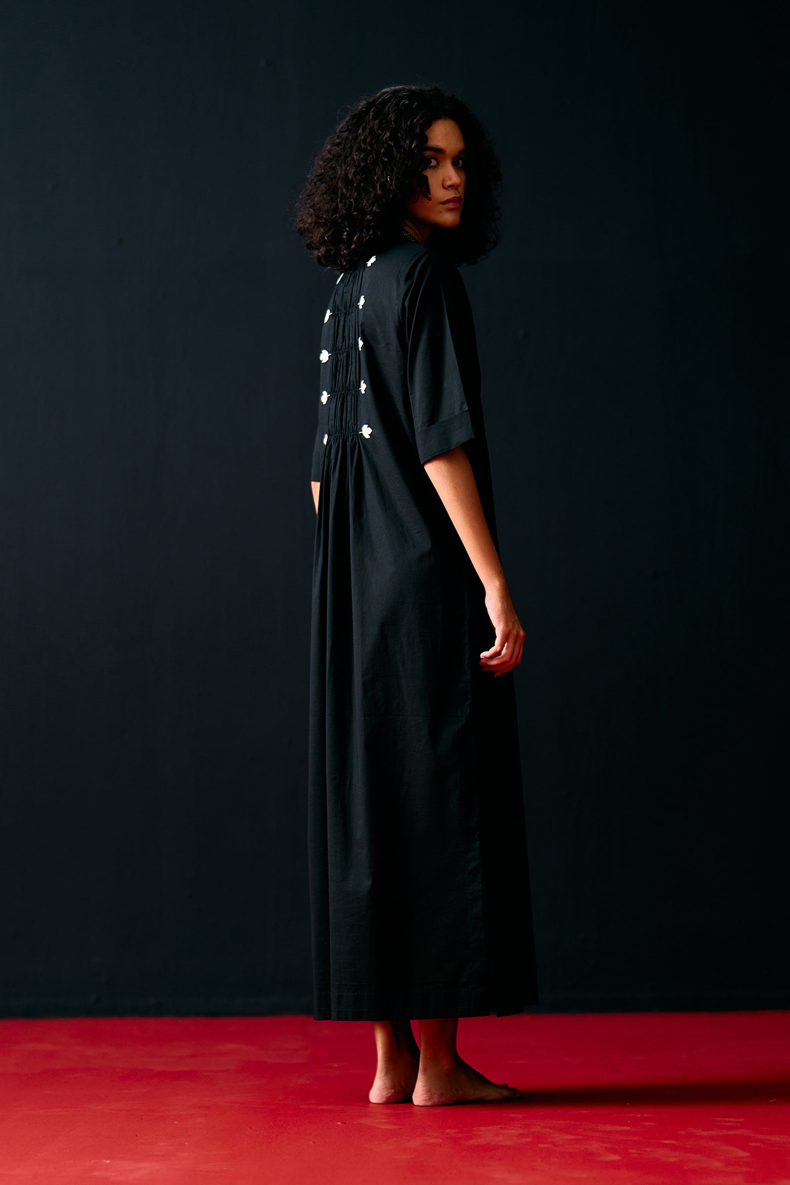 BLACK CENTRE GATHER DRESS